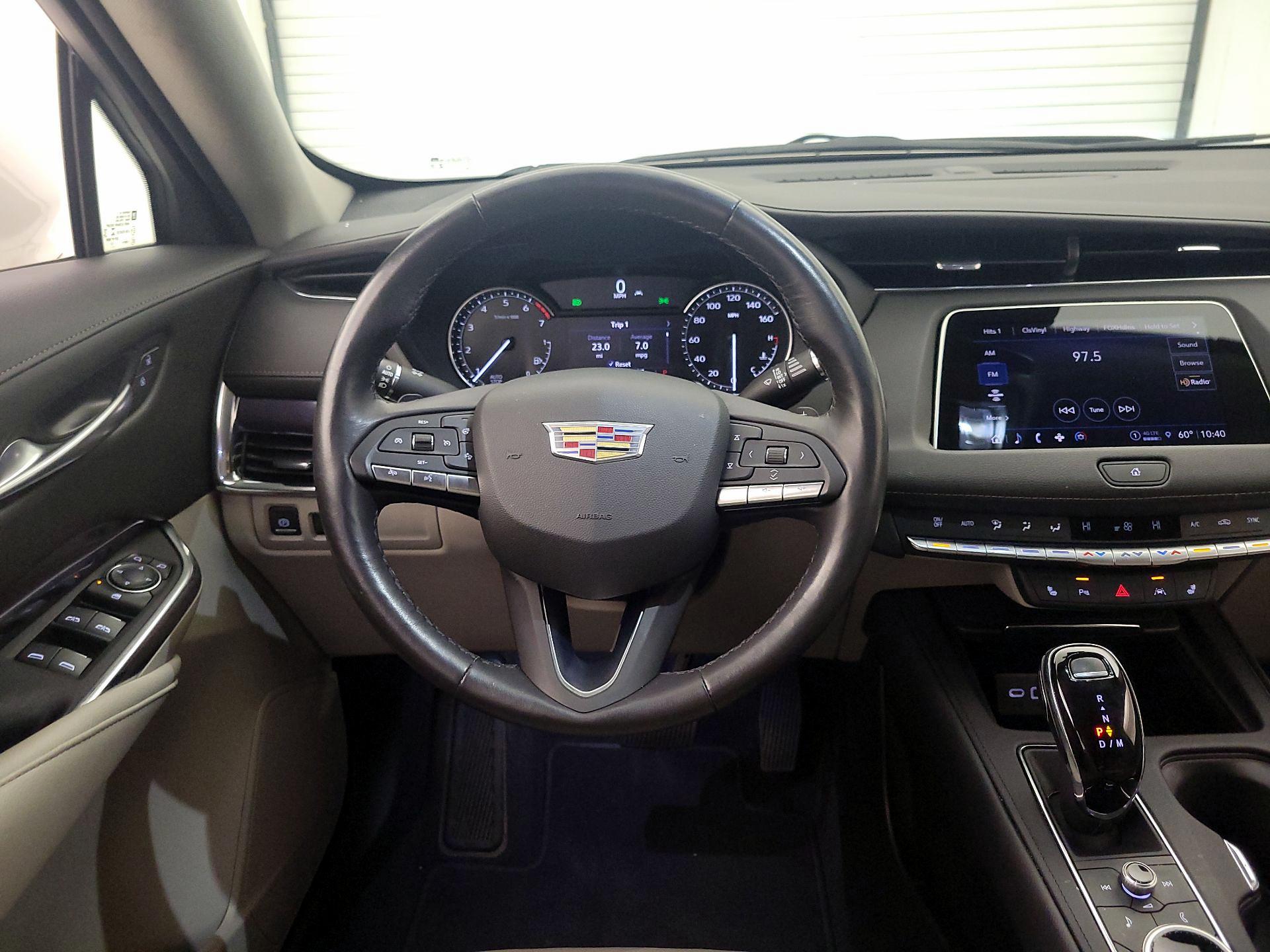 Thumbnail: 2023 Cadillac XT4 - 10