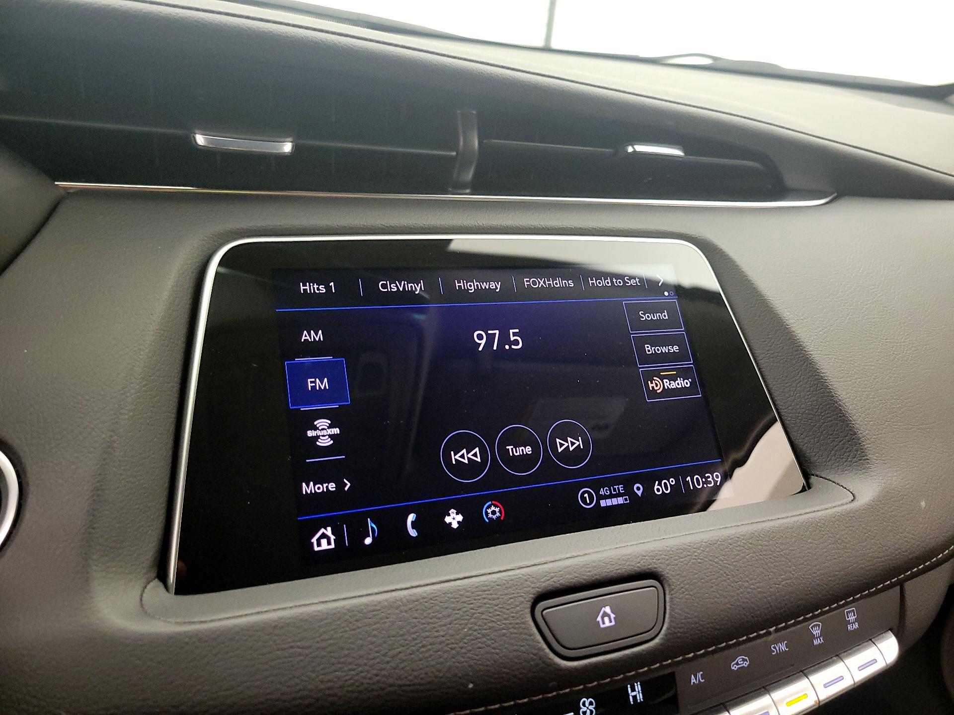 Thumbnail: 2023 Cadillac XT4 - 15