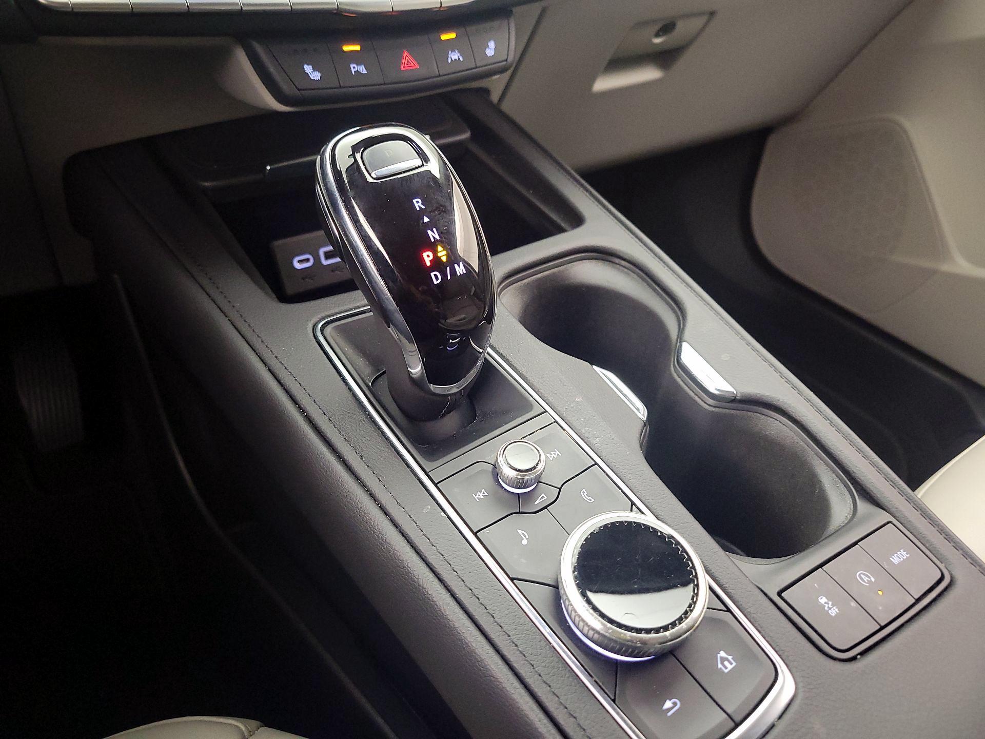 Thumbnail: 2023 Cadillac XT4 - 17