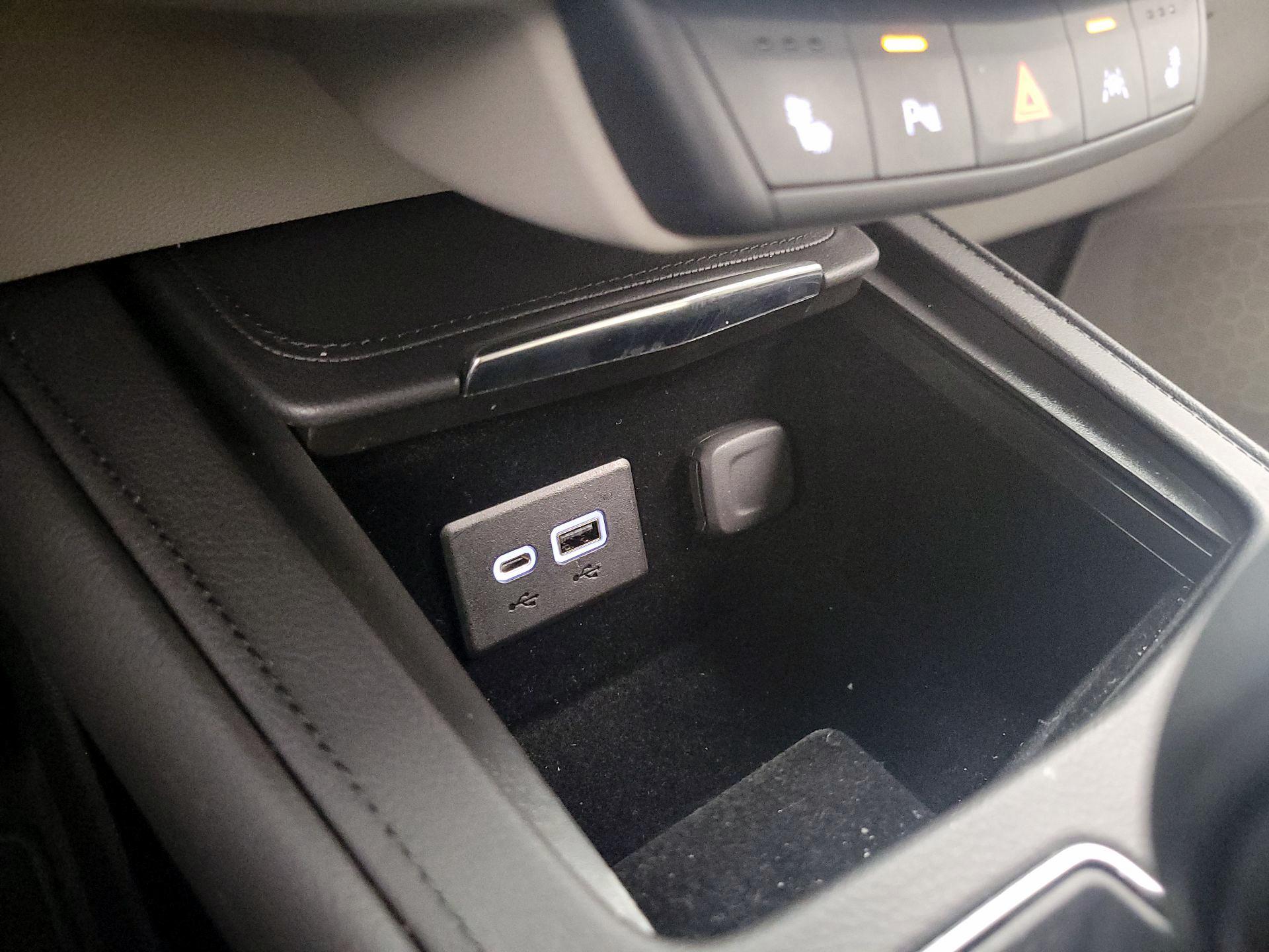 Thumbnail: 2023 Cadillac XT4 - 18