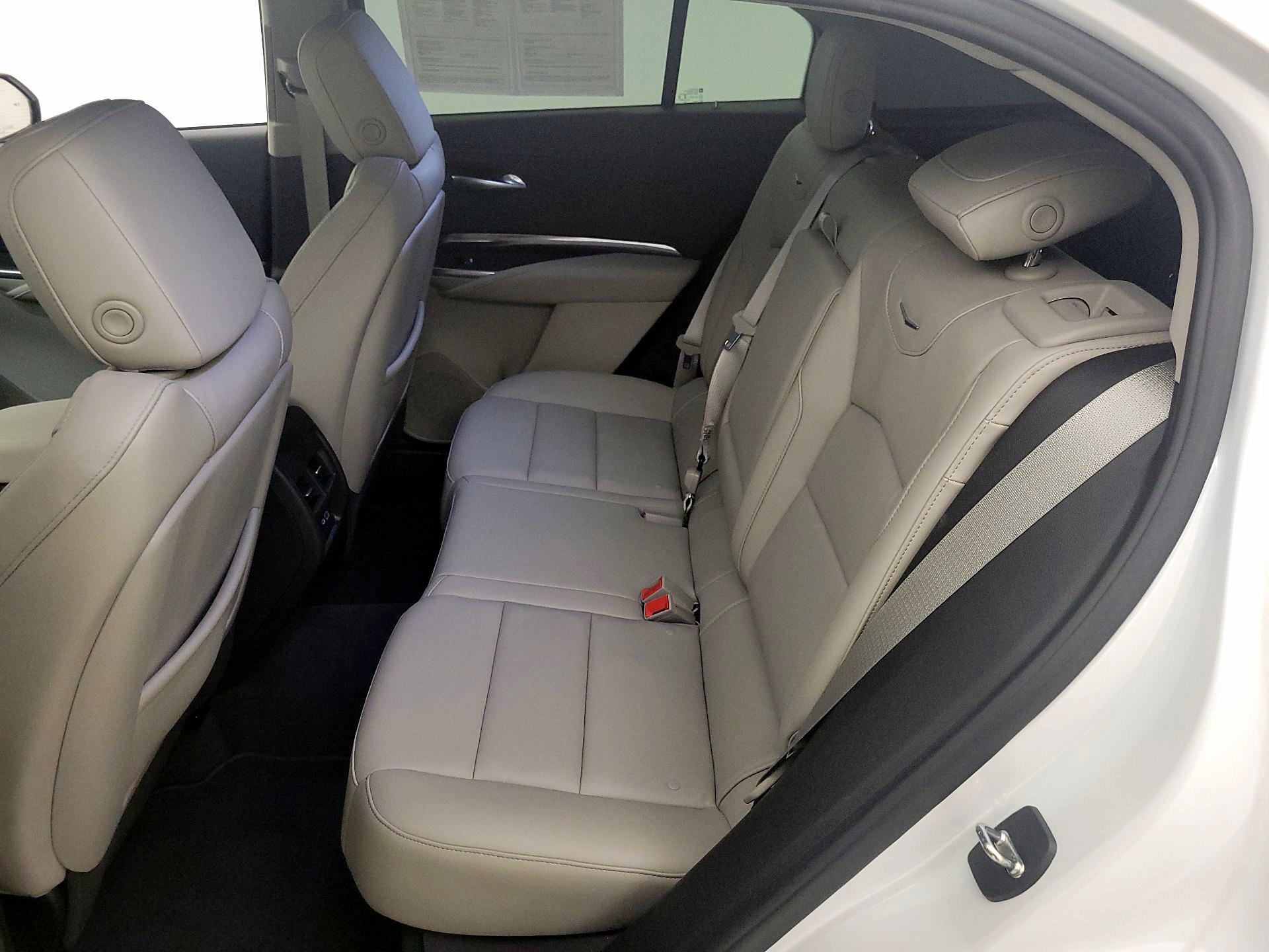 Thumbnail: 2023 Cadillac XT4 - 19