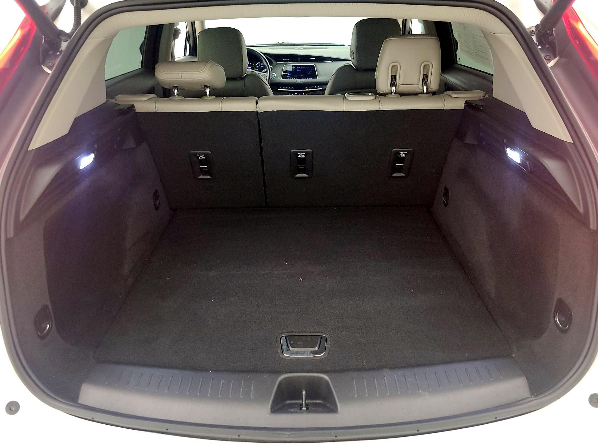 Thumbnail: 2023 Cadillac XT4 - 20