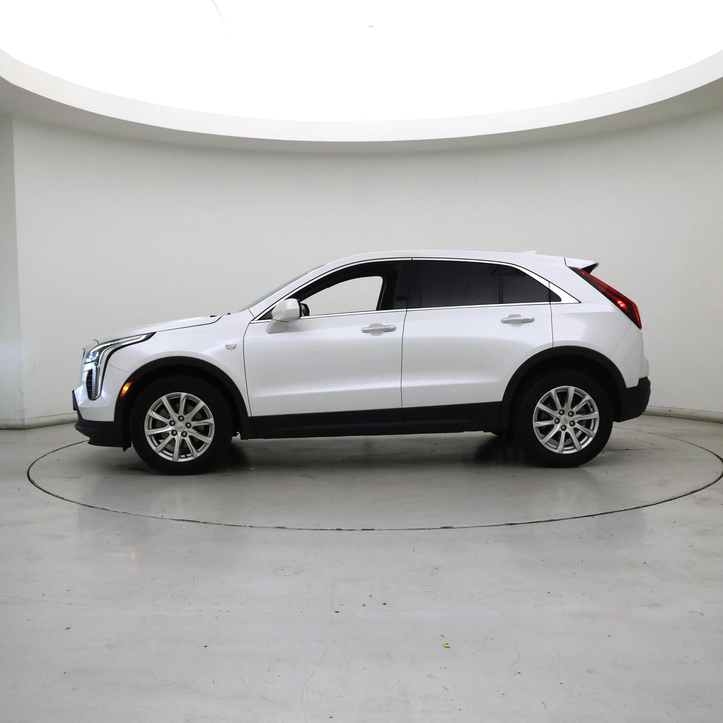 Thumbnail: 2023 Cadillac XT4 - 3