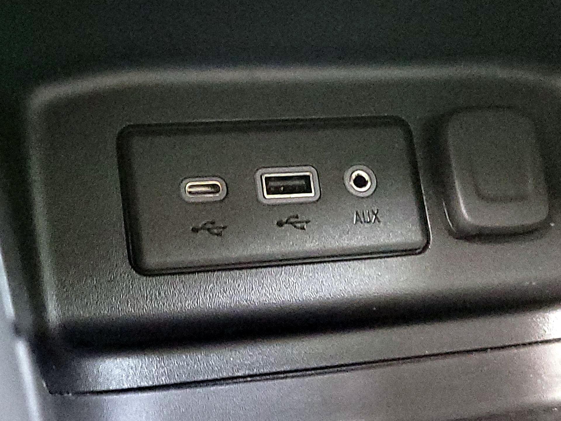 Thumbnail: 2023 Chevrolet Equinox - 18