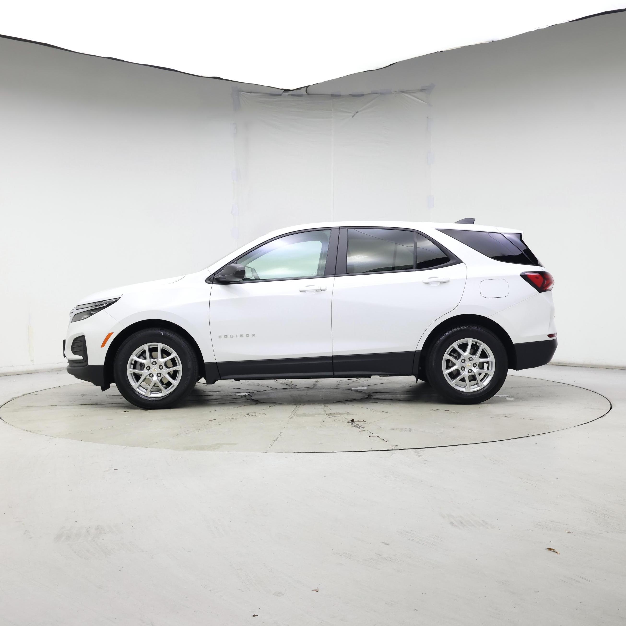 Thumbnail: 2023 Chevrolet Equinox - 3