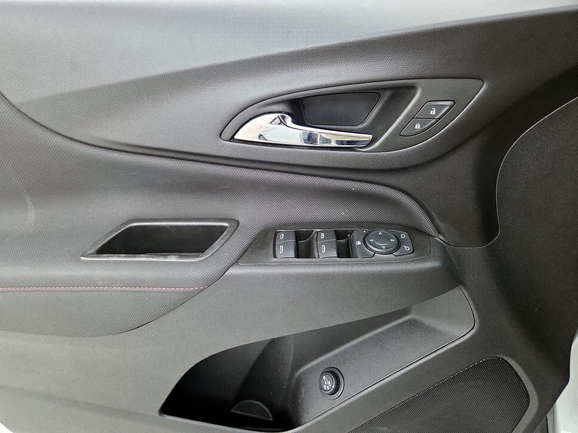 Thumbnail: 2022 Chevrolet Equinox - 12