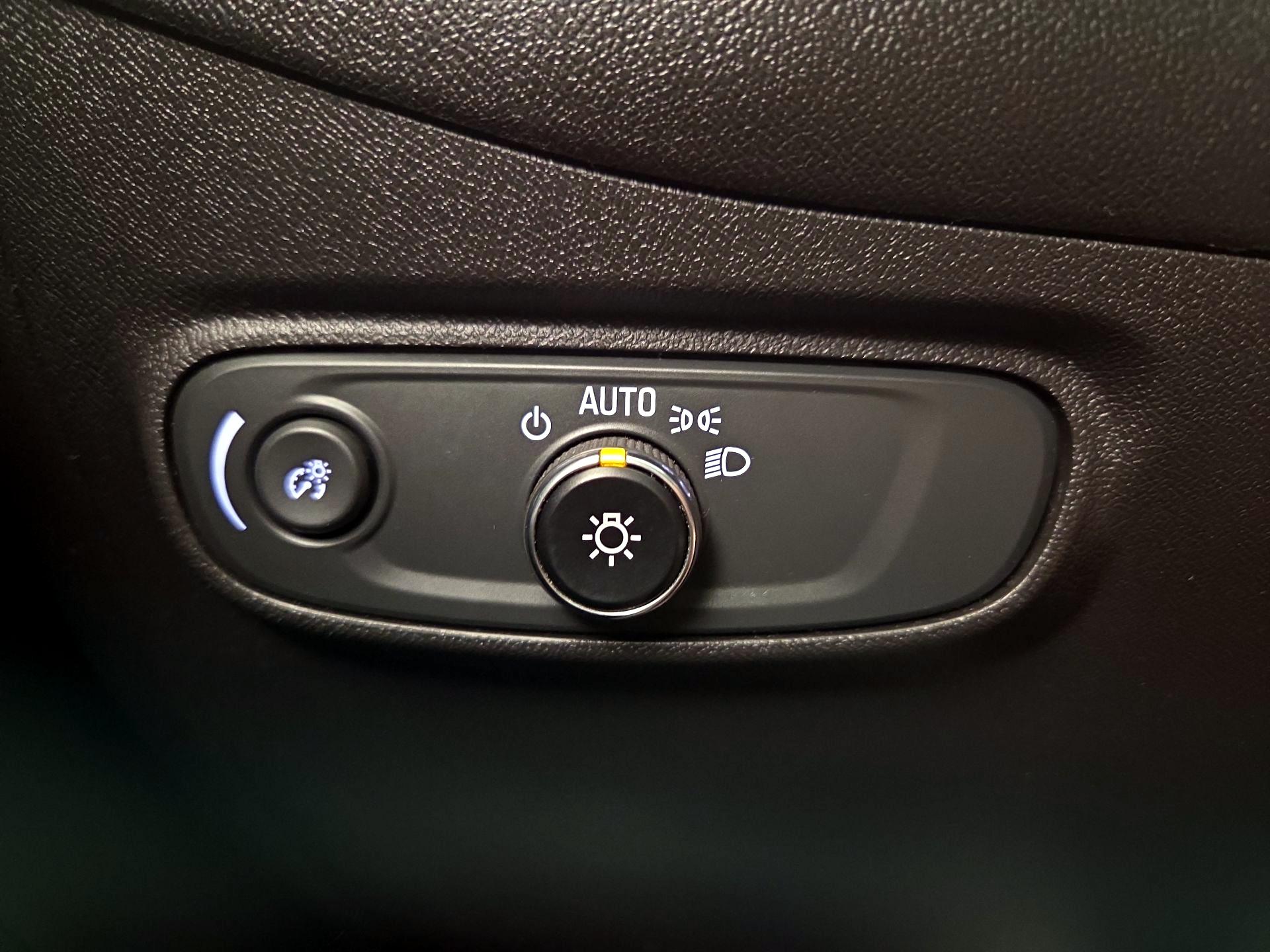 Thumbnail: 2022 Chevrolet Equinox - 13