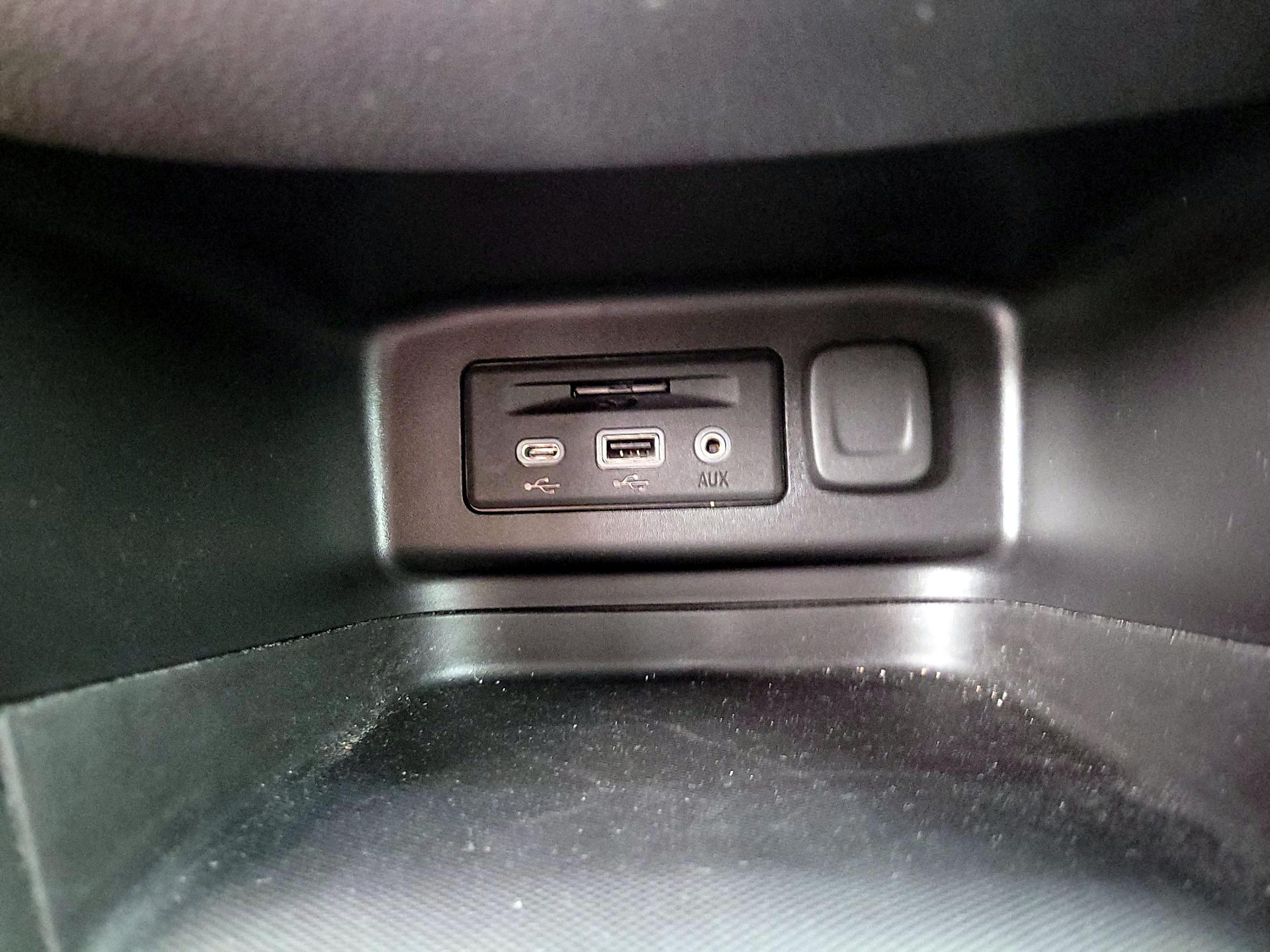 Thumbnail: 2022 Chevrolet Equinox - 19