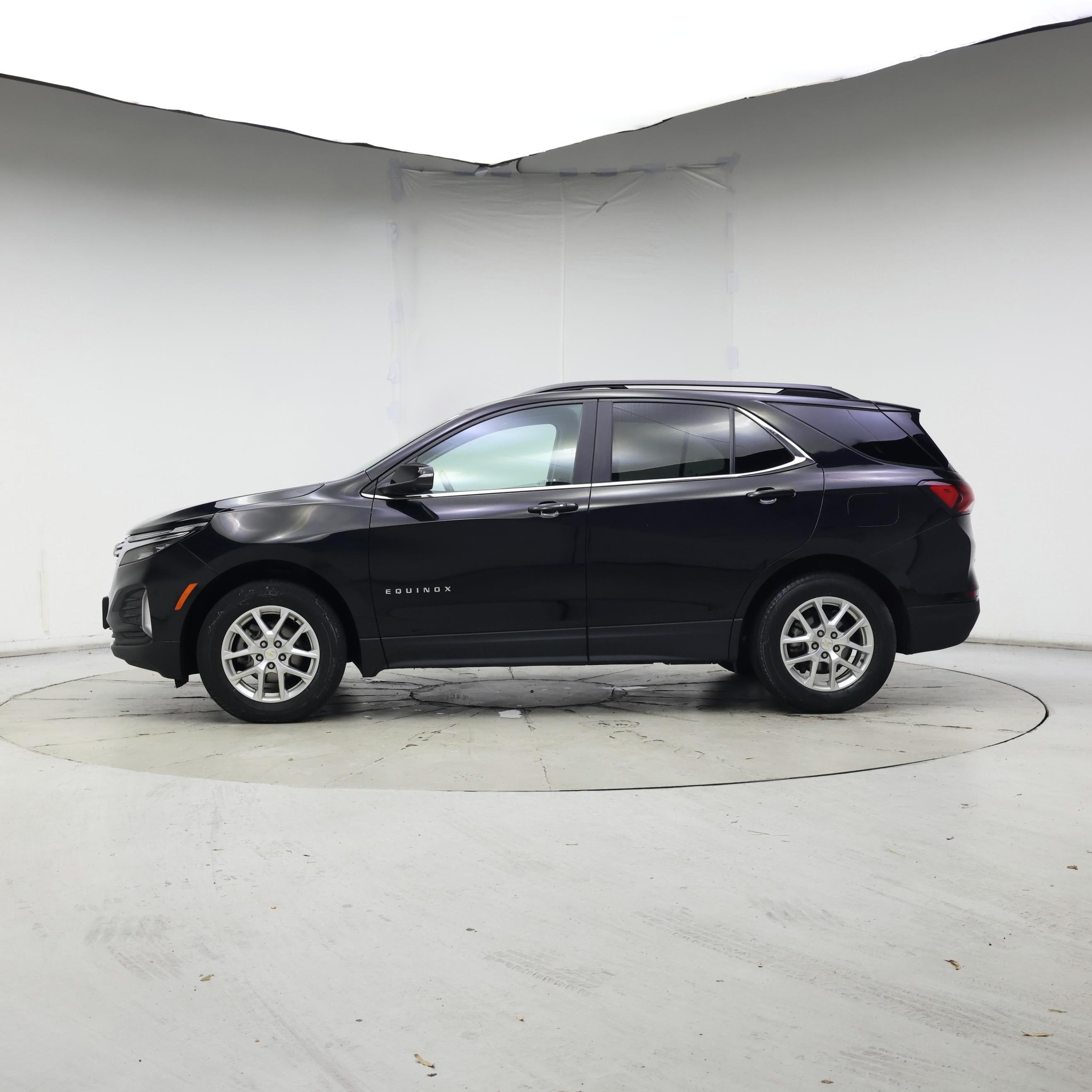 Thumbnail: 2022 Chevrolet Equinox - 3