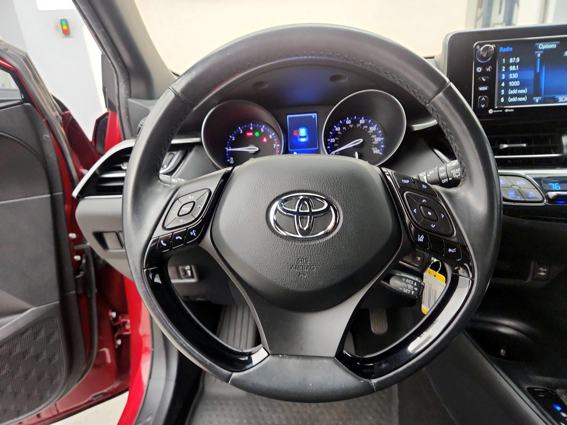 Thumbnail: 2018 Toyota C-HR - 10