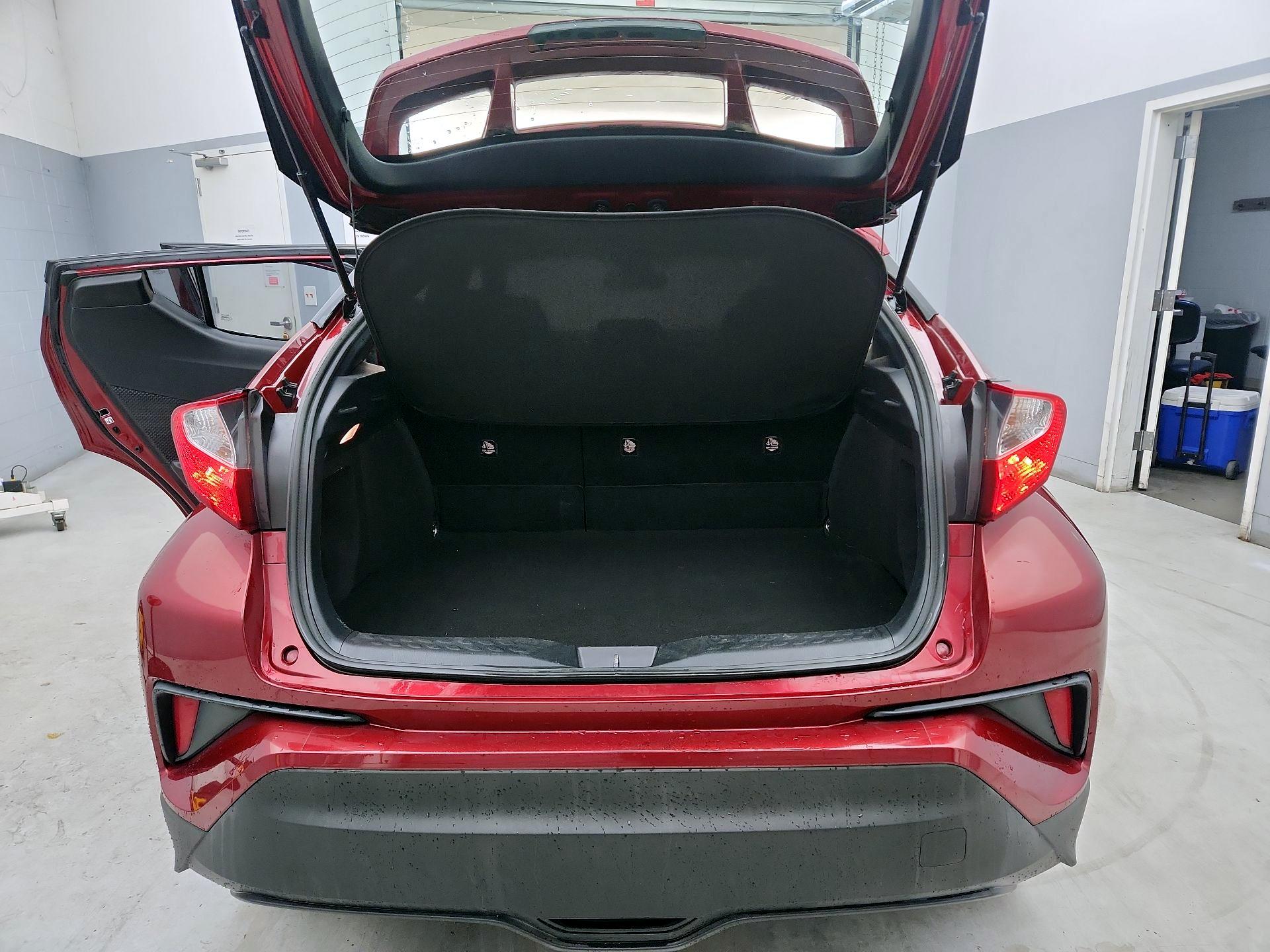 Thumbnail: 2018 Toyota C-HR - 20