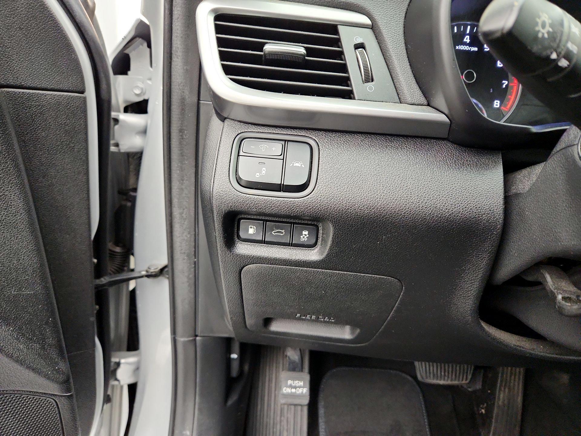 Thumbnail: 2019 Kia Optima - 13