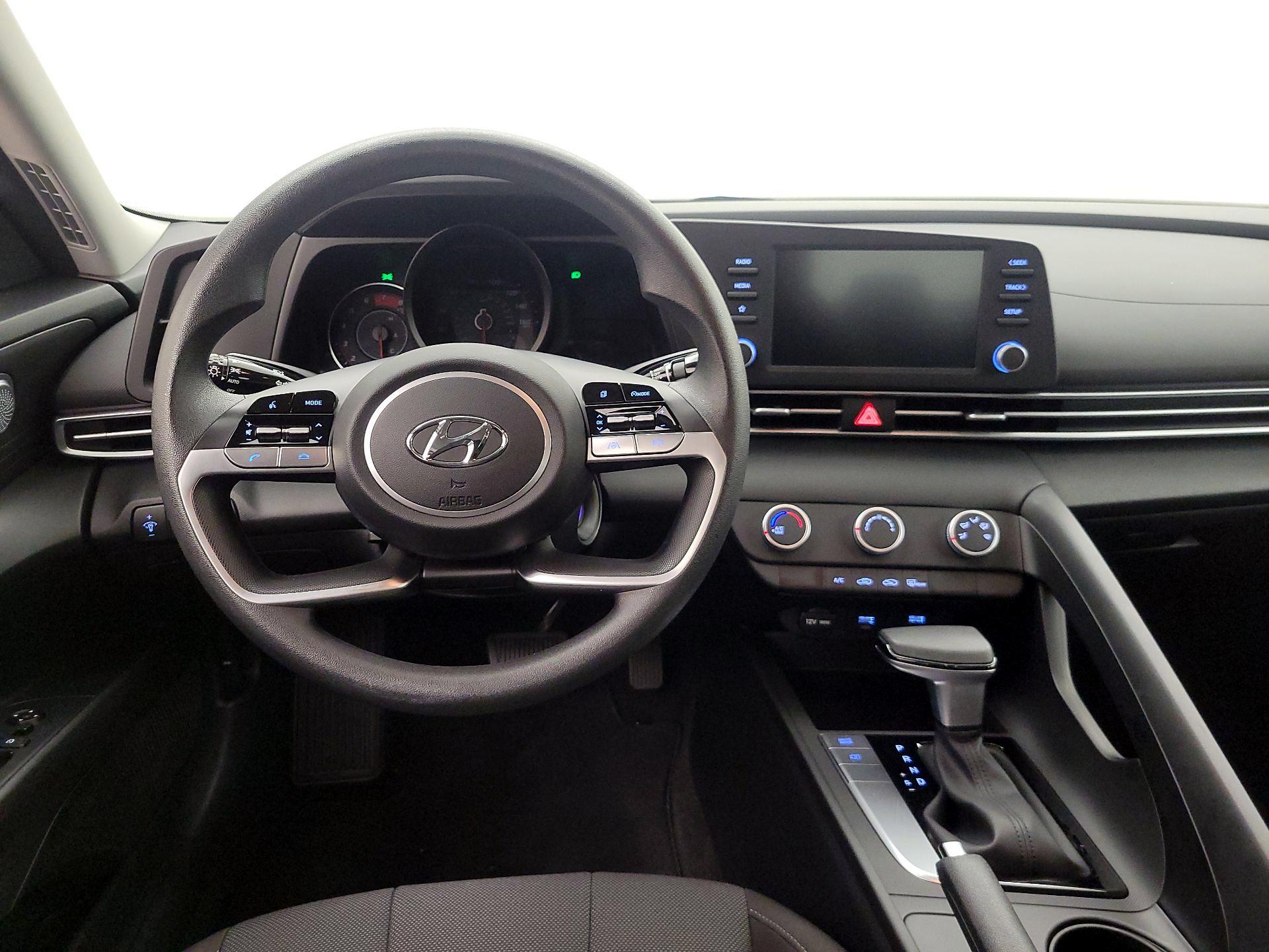 Thumbnail: 2023 Hyundai Elantra - 10