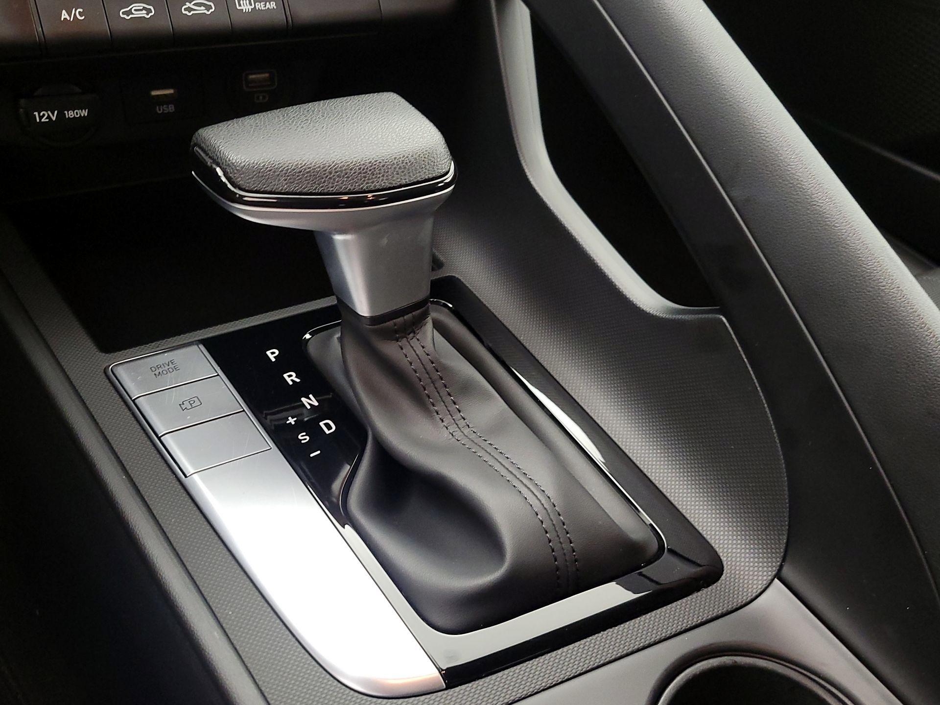 Thumbnail: 2023 Hyundai Elantra - 17