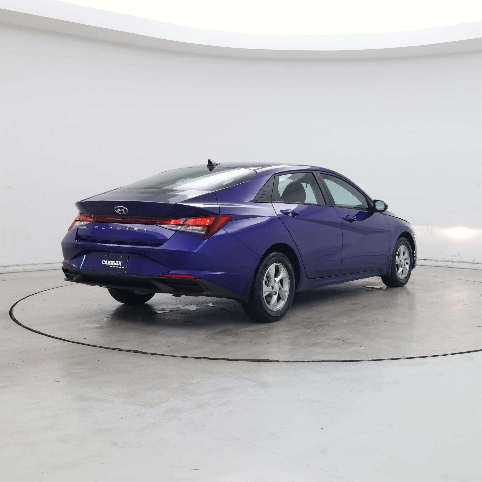 Thumbnail: 2023 Hyundai Elantra - 8