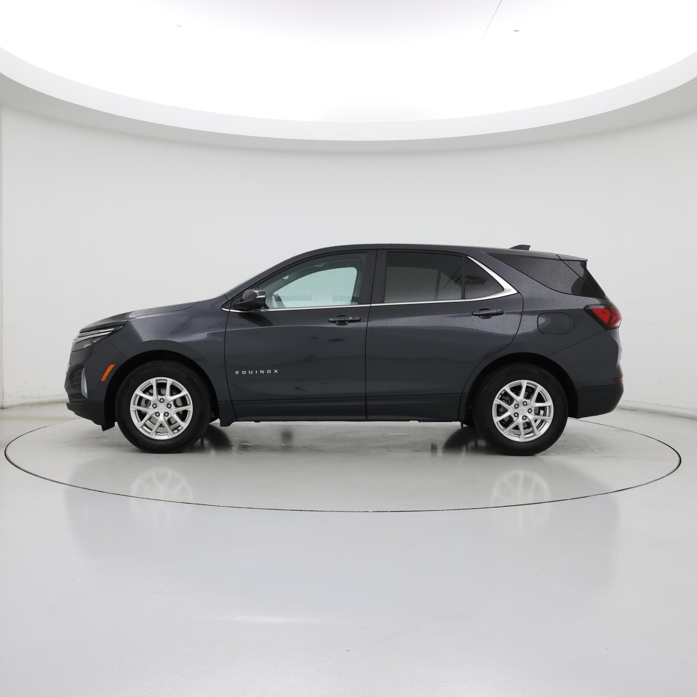 Thumbnail: 2022 Chevrolet Equinox - 3