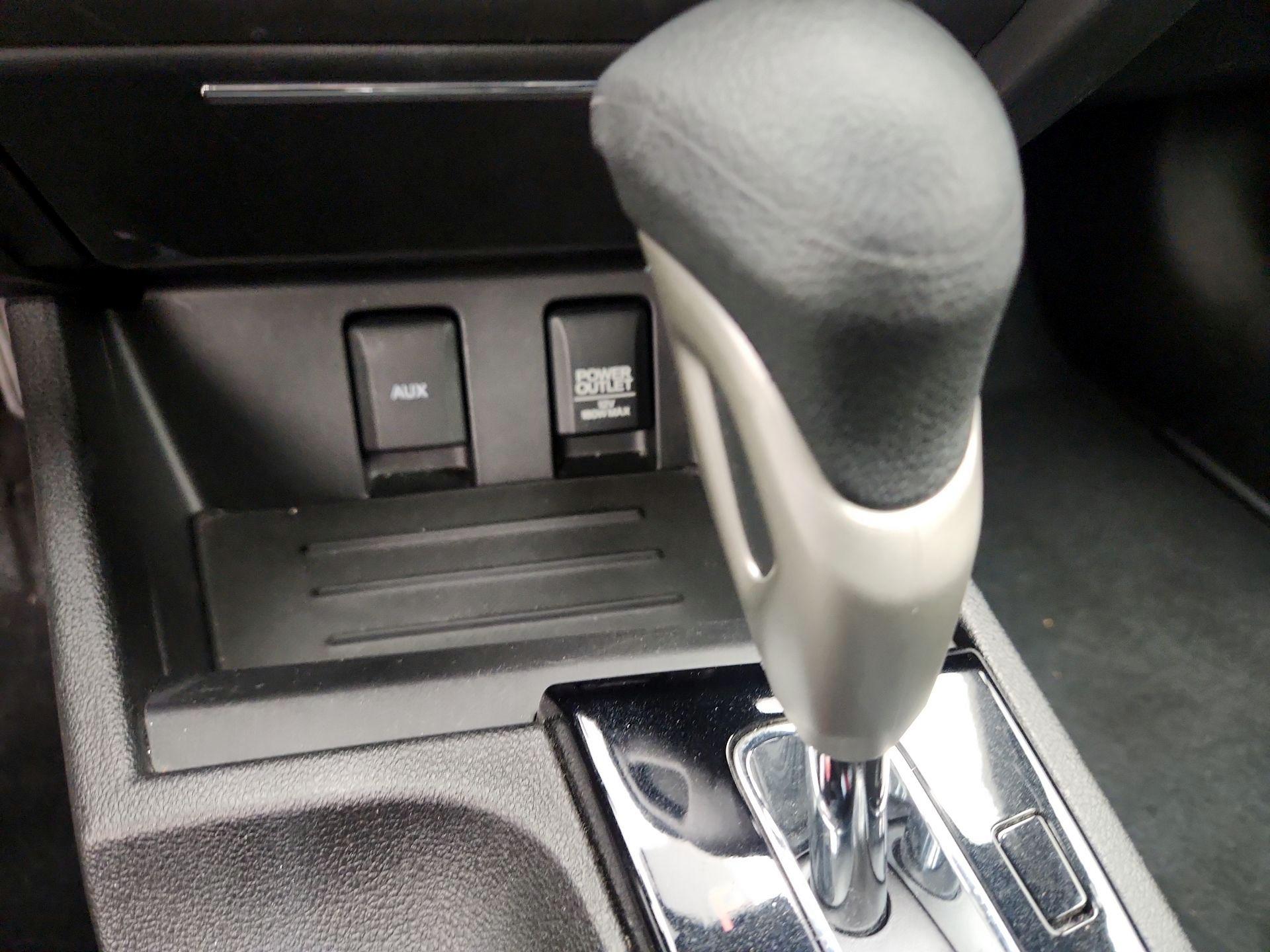 Thumbnail: 2015 Honda Civic - 18