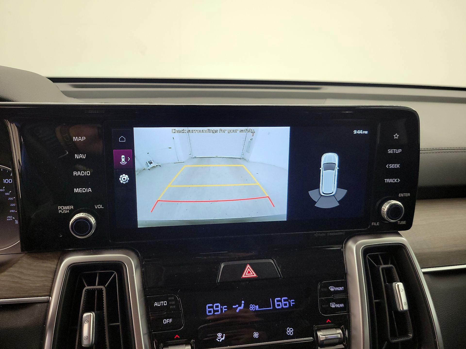 Thumbnail: 2023 Kia Sorento - 14