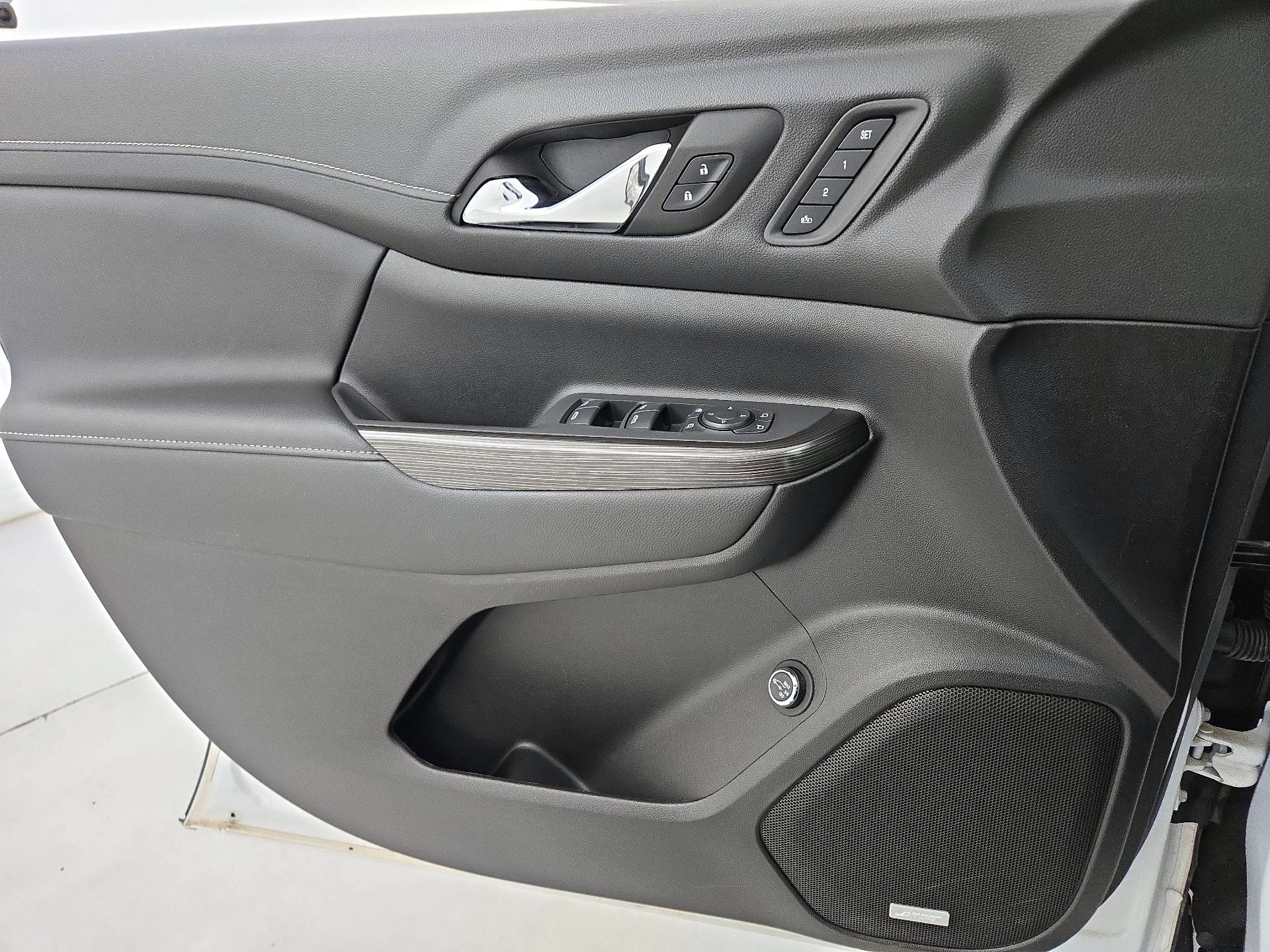 Thumbnail: 2023 GMC Acadia - 12