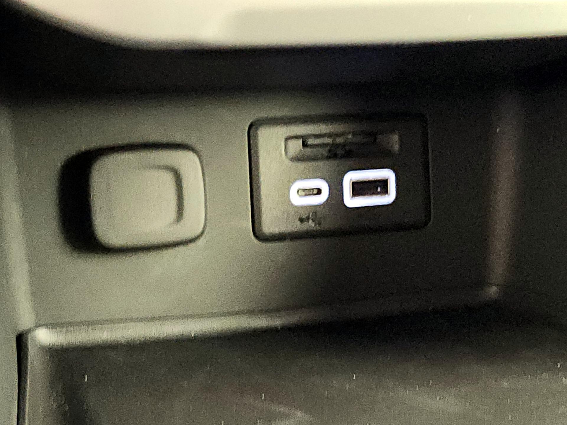 Thumbnail: 2022 GMC Acadia - 19