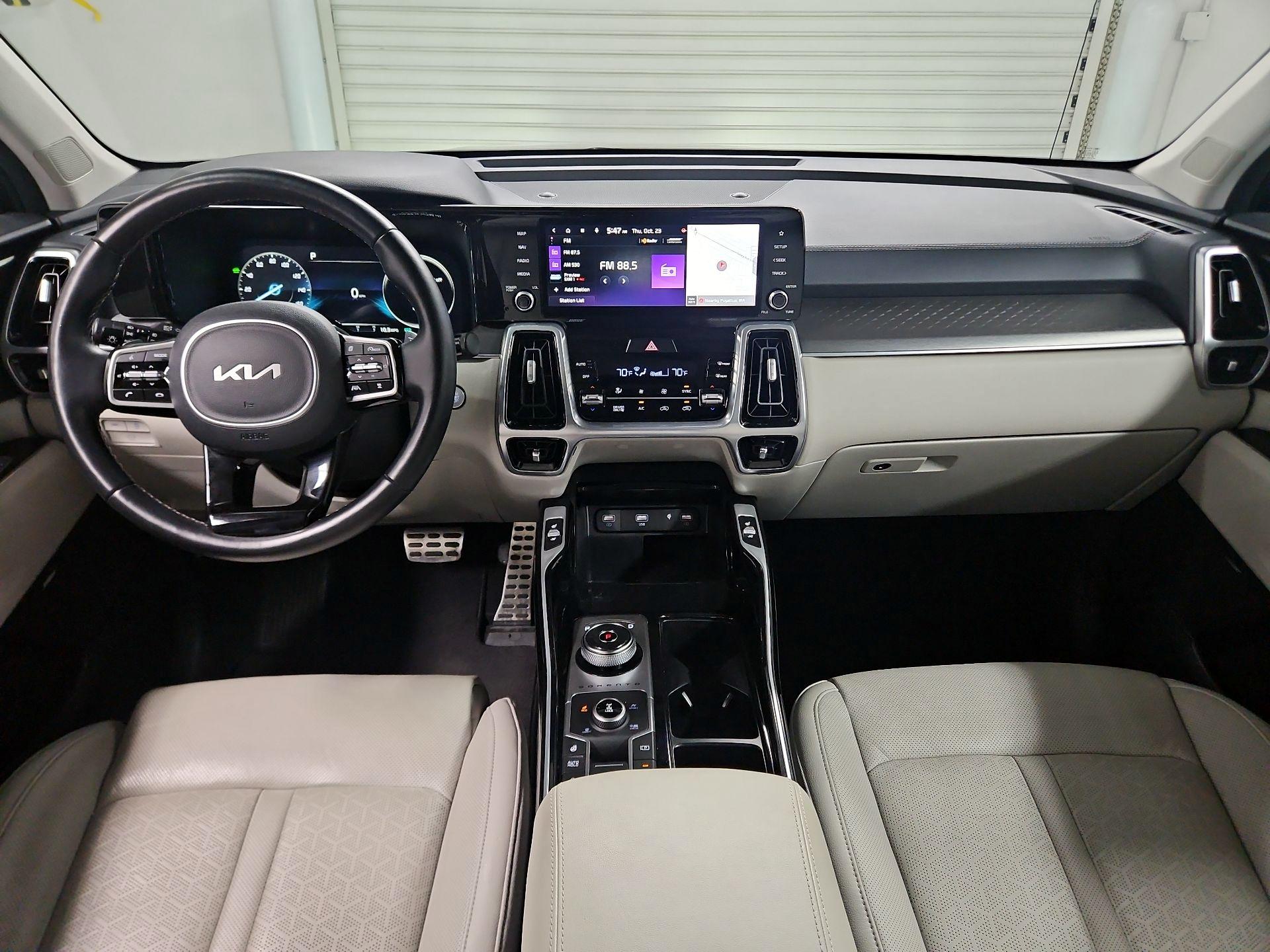 Thumbnail: 2023 Kia Sorento - 9