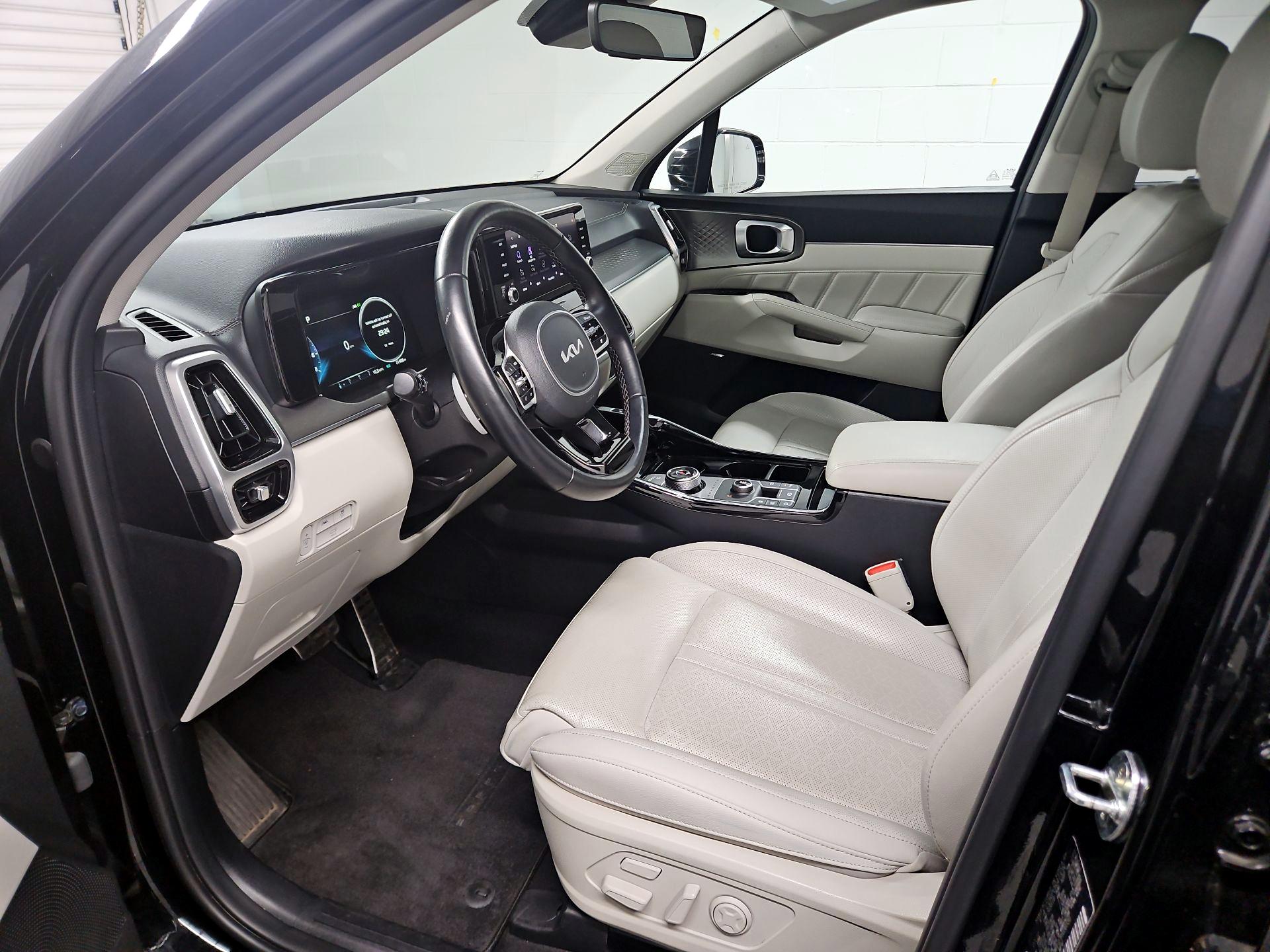 Thumbnail: 2023 Kia Sorento - 11