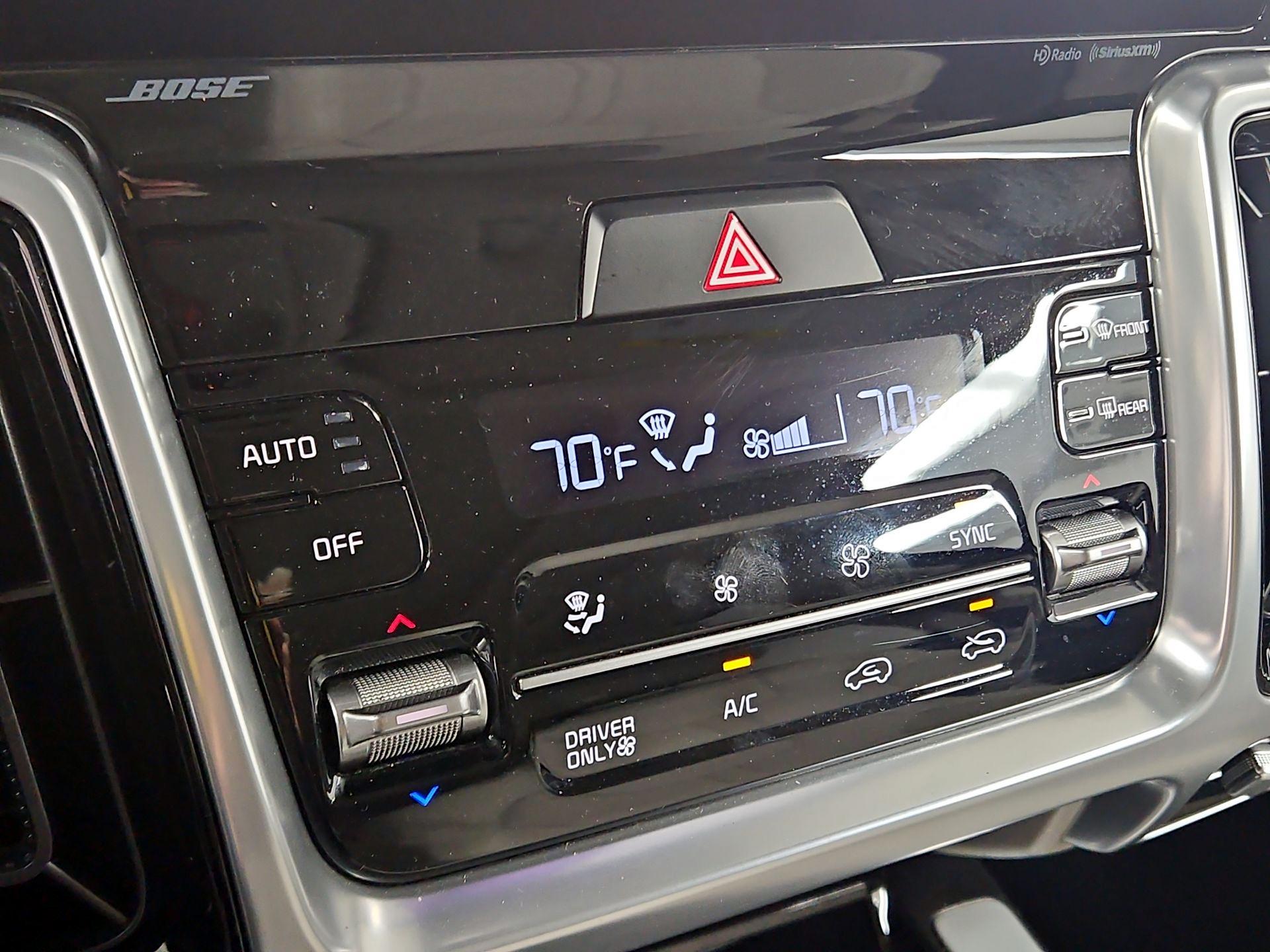 Thumbnail: 2023 Kia Sorento - 17