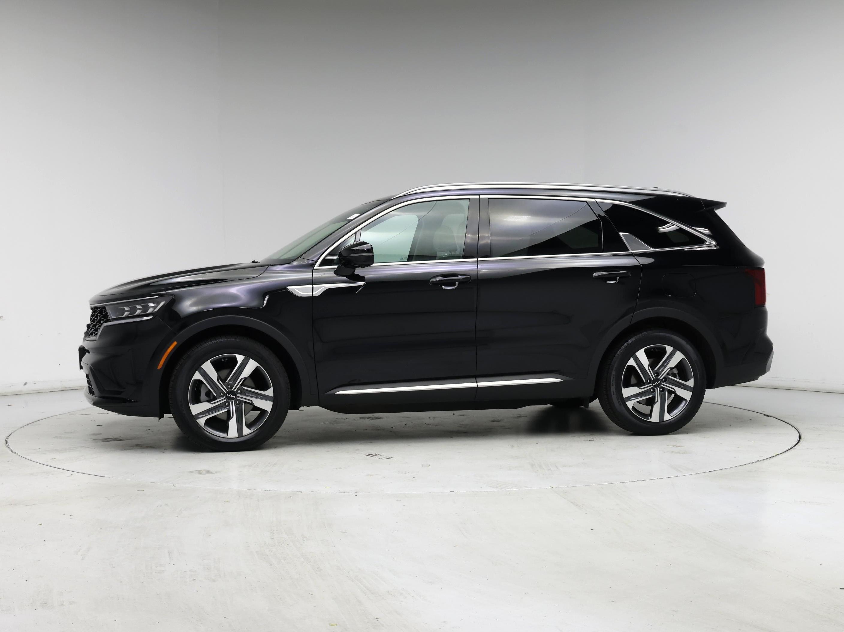 Thumbnail: 2023 Kia Sorento - 3