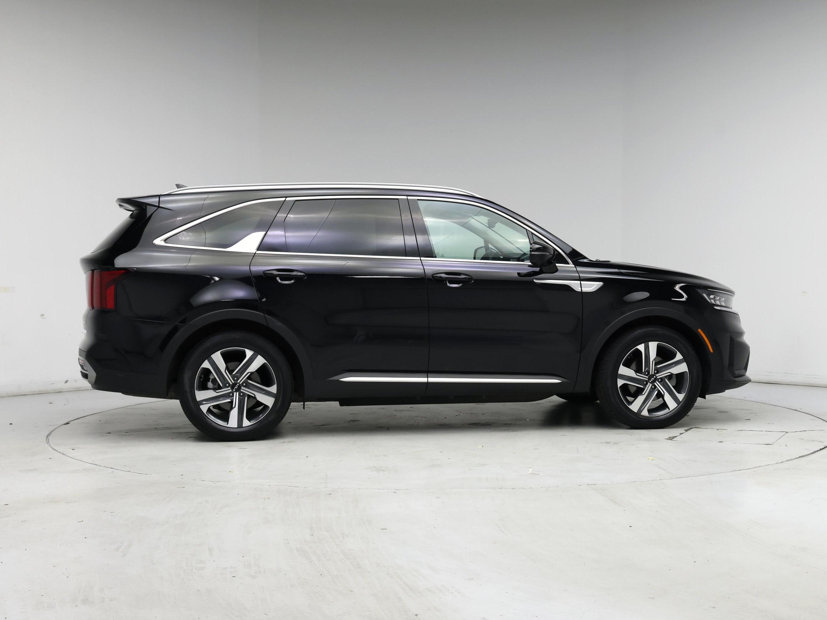 Thumbnail: 2023 Kia Sorento - 7