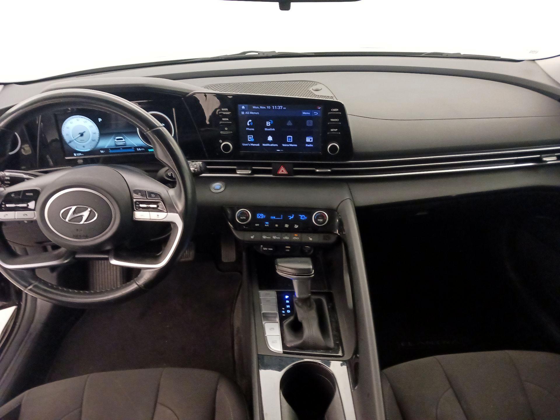 Thumbnail: 2022 Hyundai Elantra - 9