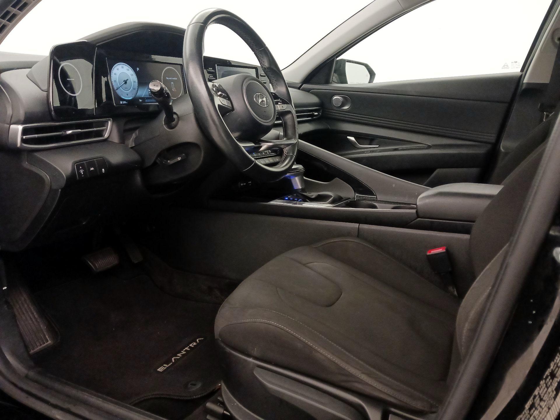 Thumbnail: 2022 Hyundai Elantra - 11