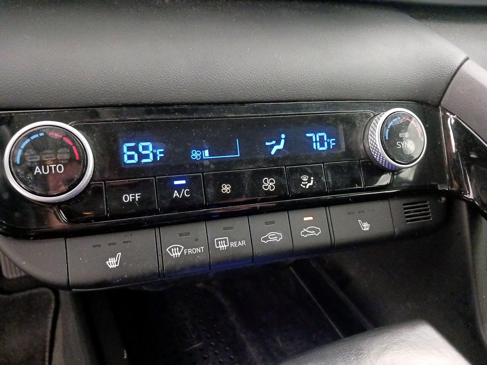 Thumbnail: 2022 Hyundai Elantra - 16