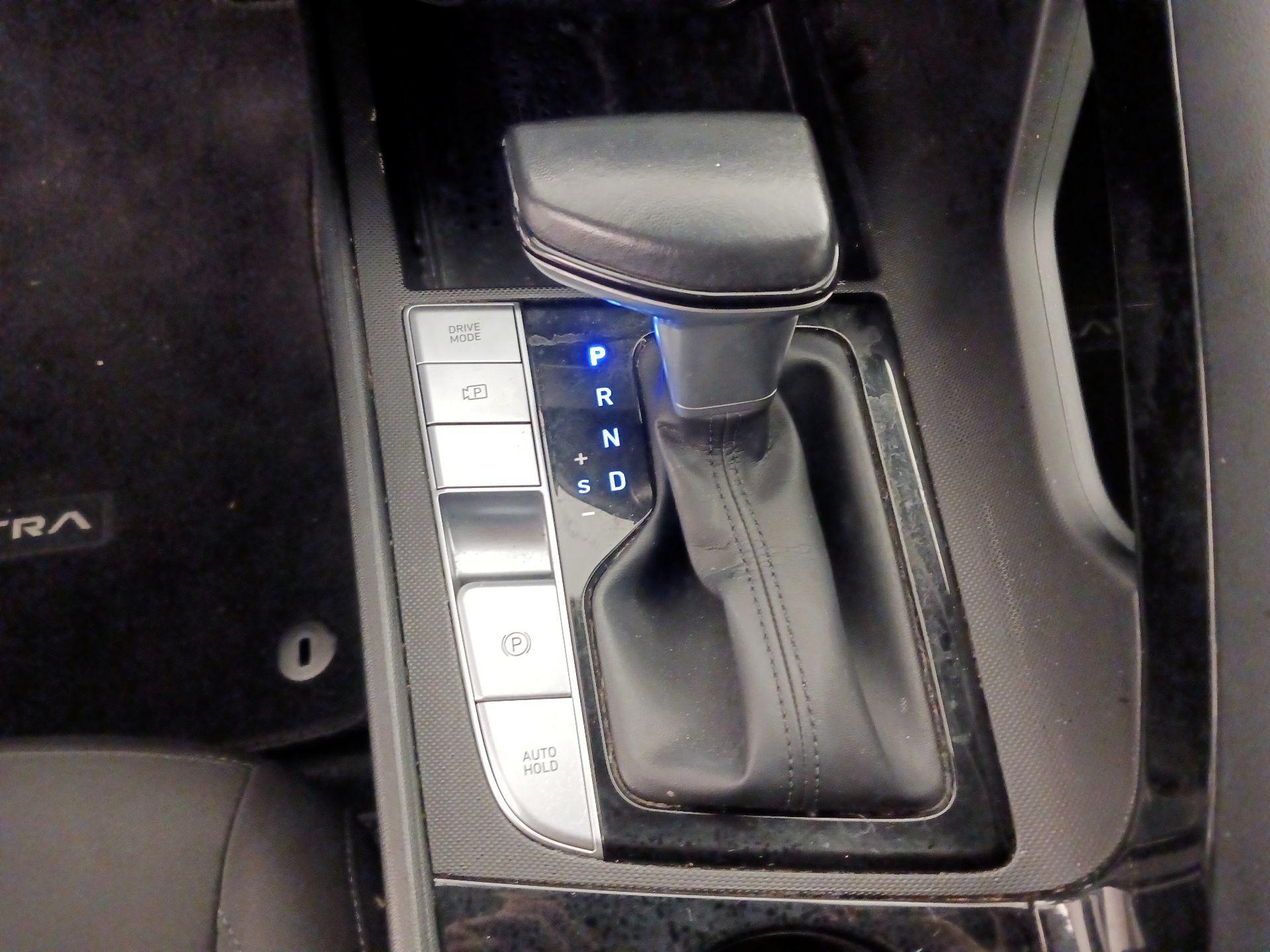 Thumbnail: 2022 Hyundai Elantra - 17