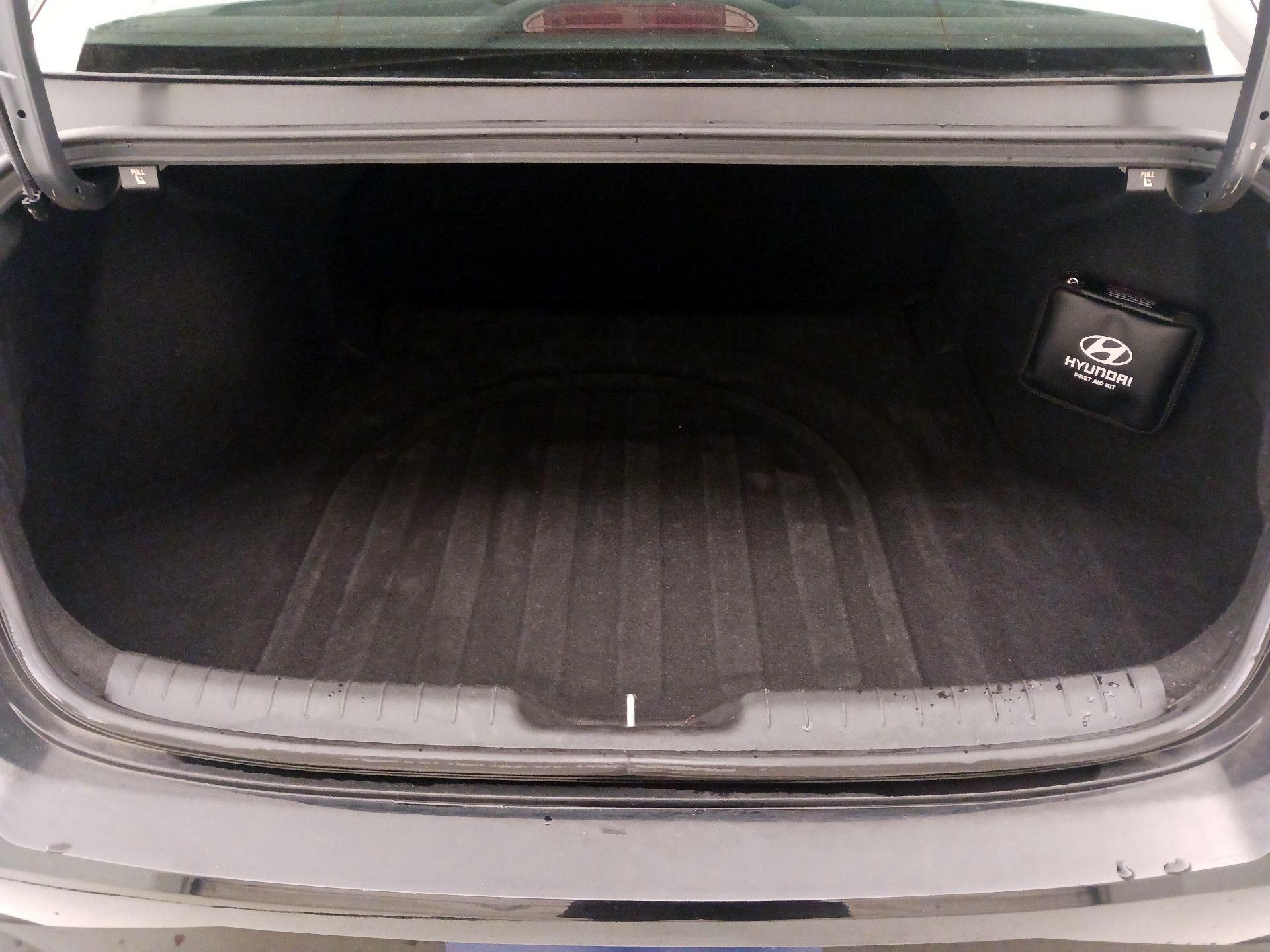 Thumbnail: 2022 Hyundai Elantra - 20