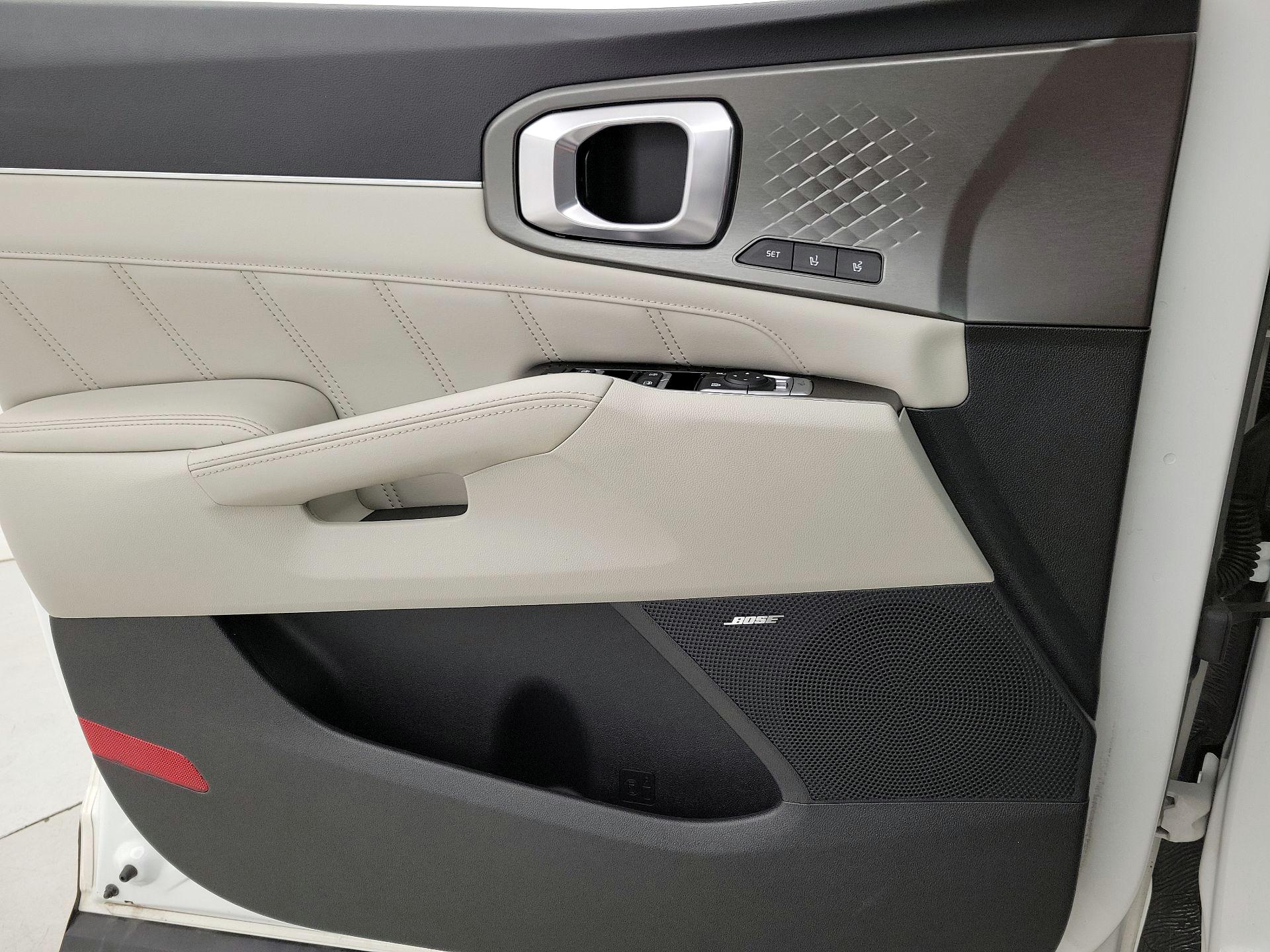 Thumbnail: 2023 Kia Sorento - 12