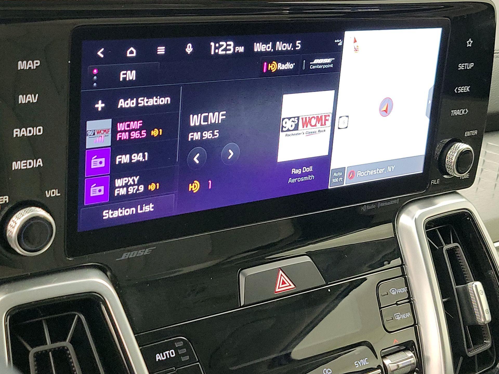 Thumbnail: 2023 Kia Sorento - 16