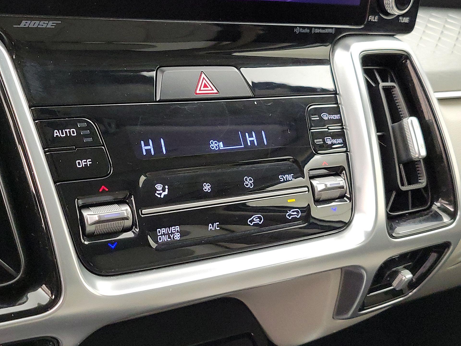 Thumbnail: 2023 Kia Sorento - 17