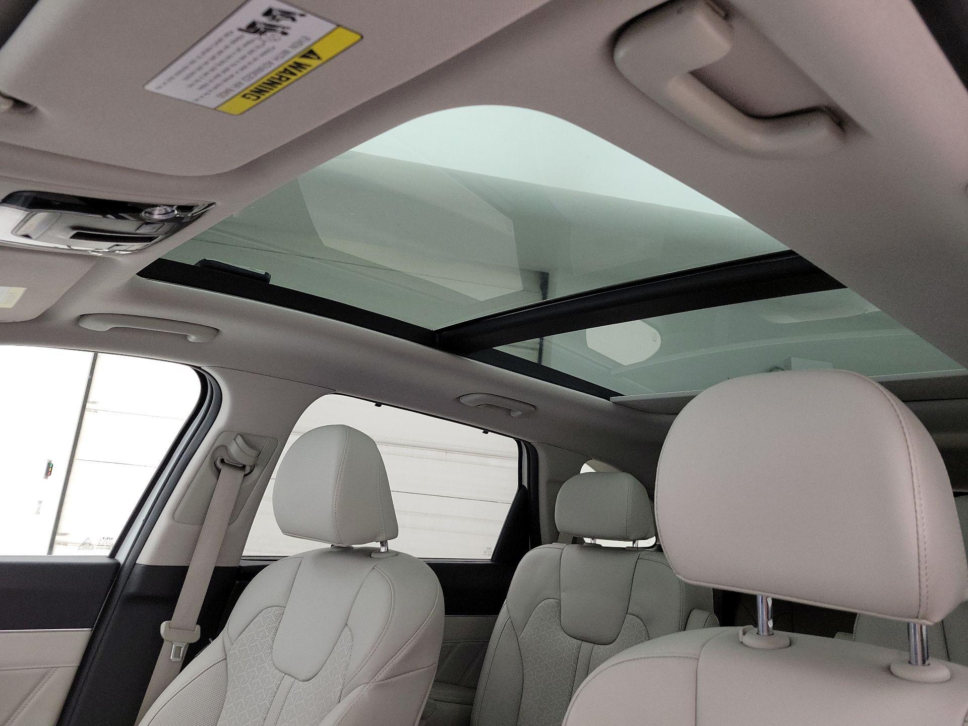 Thumbnail: 2023 Kia Sorento - 20