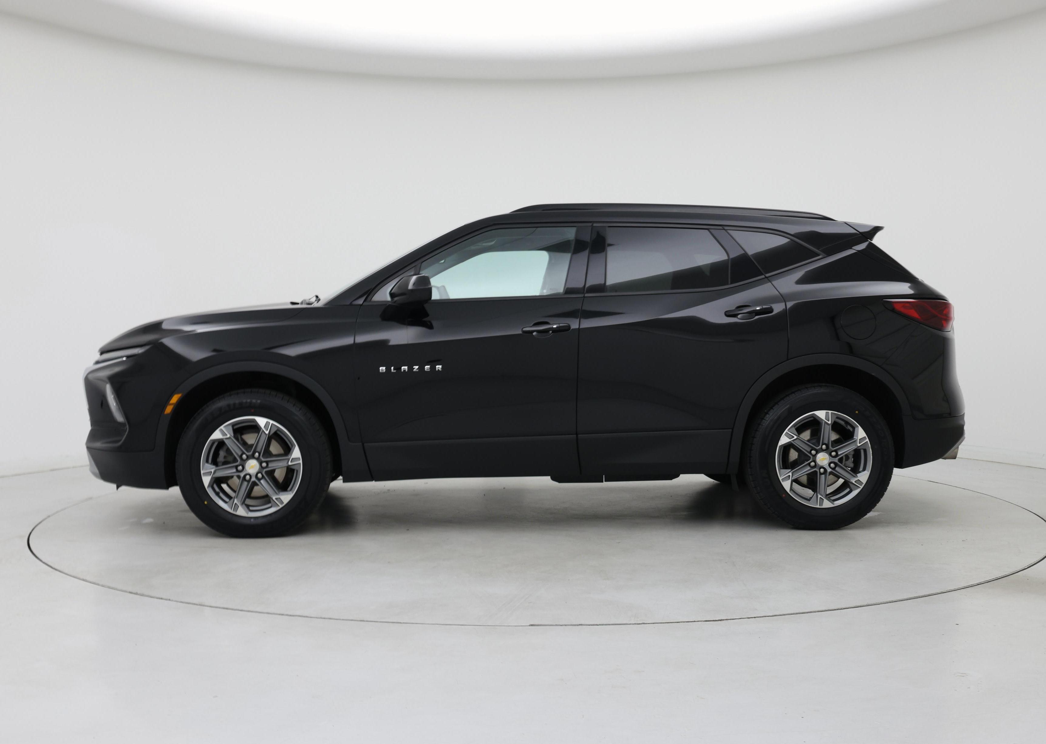 Thumbnail: 2023 Chevrolet Blazer - 3