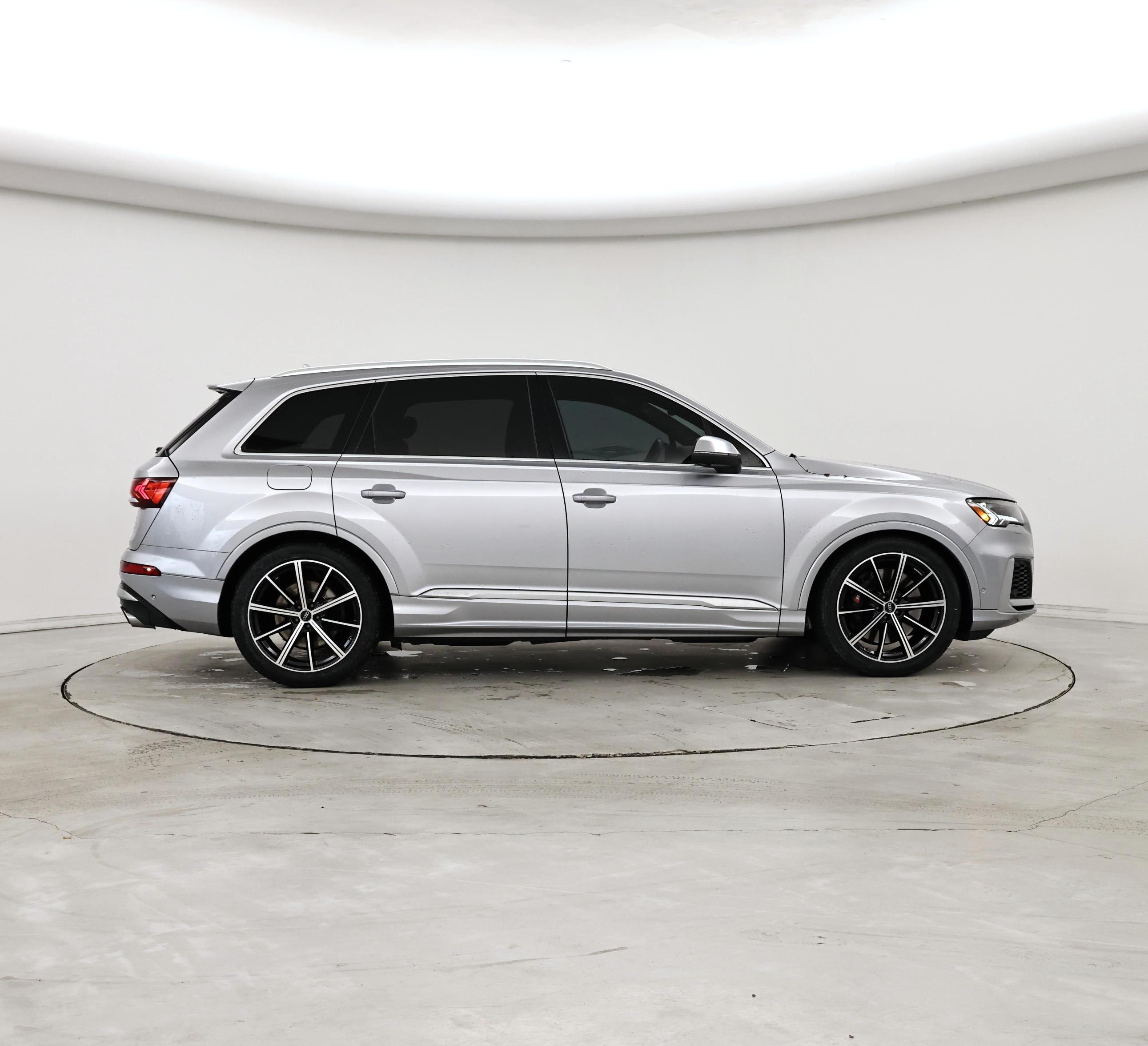 Thumbnail: 2022 Audi SQ7 - 7