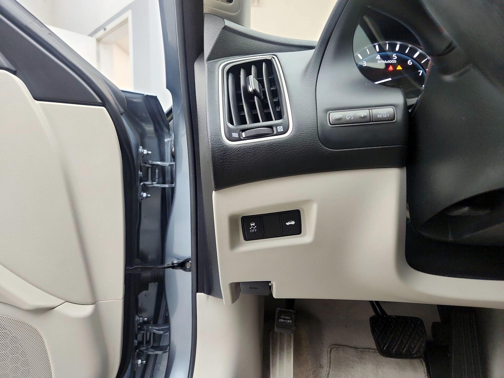 Thumbnail: 2018 INFINITI Q50 - 13