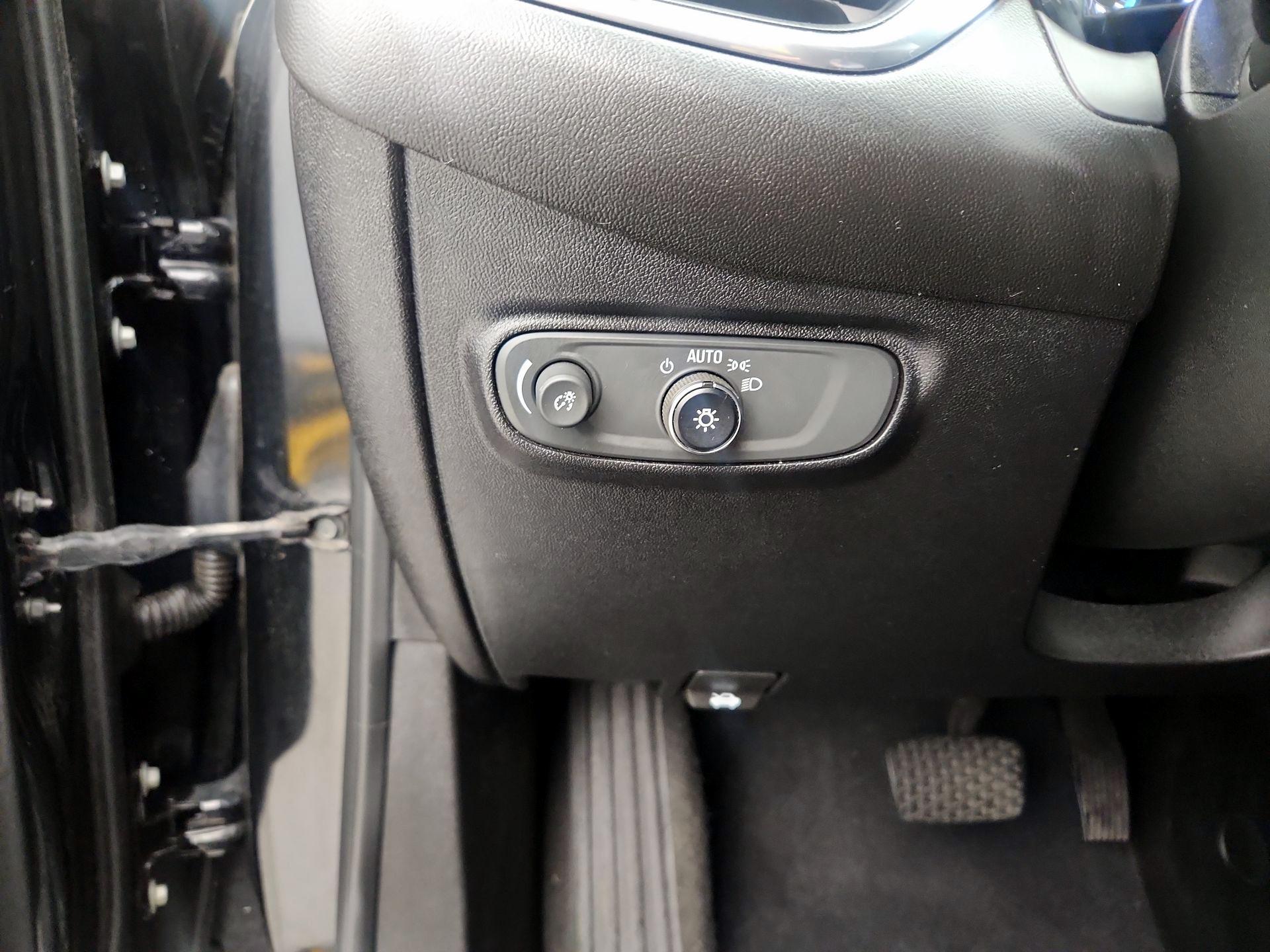 Thumbnail: 2019 Chevrolet Equinox - 13