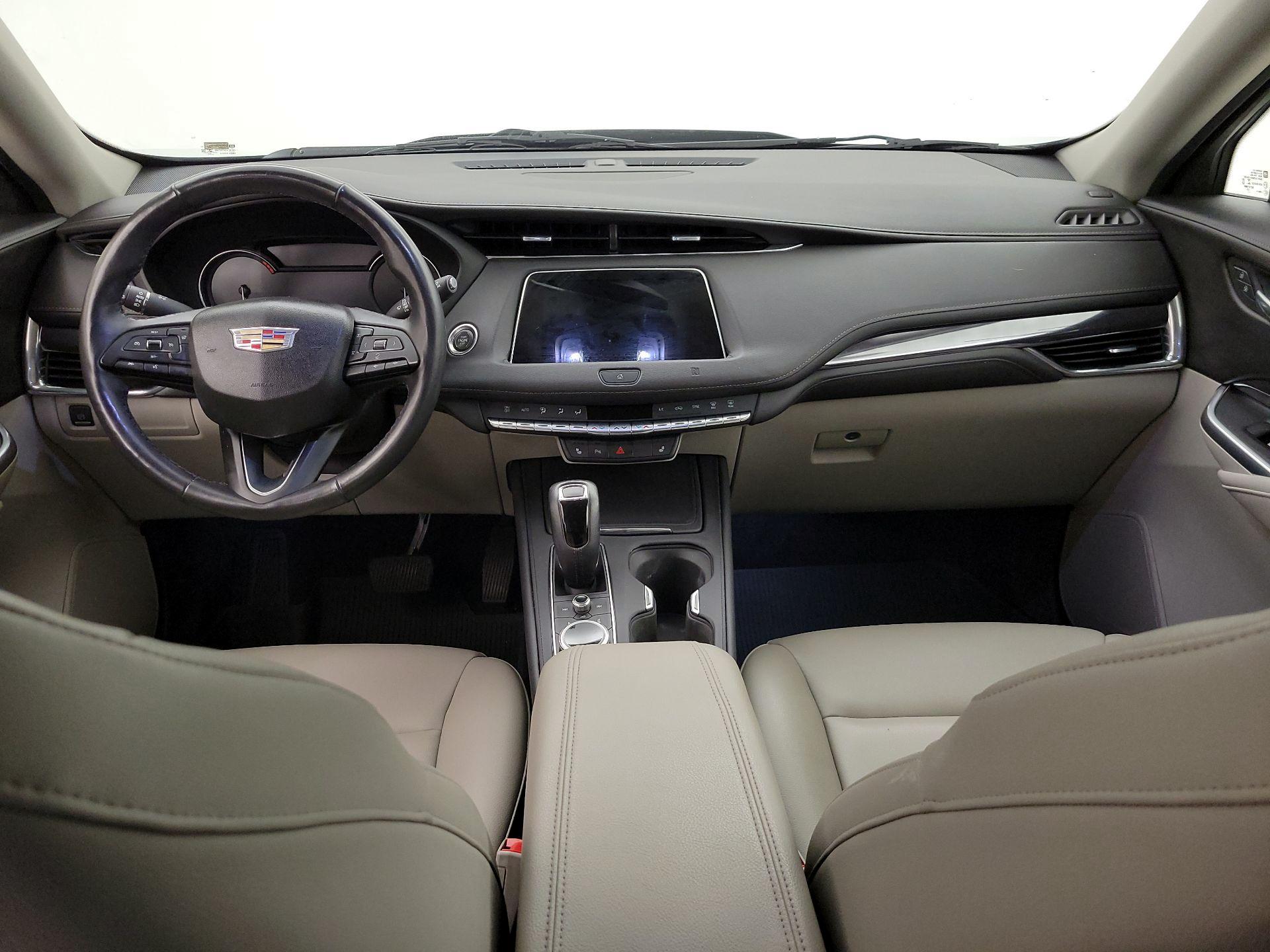 Thumbnail: 2019 Cadillac XT4 - 9