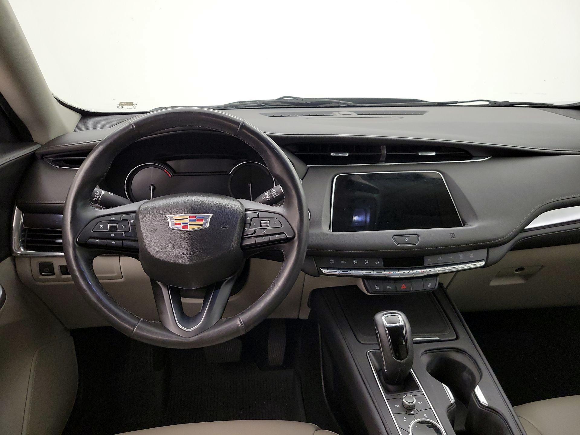 Thumbnail: 2019 Cadillac XT4 - 10