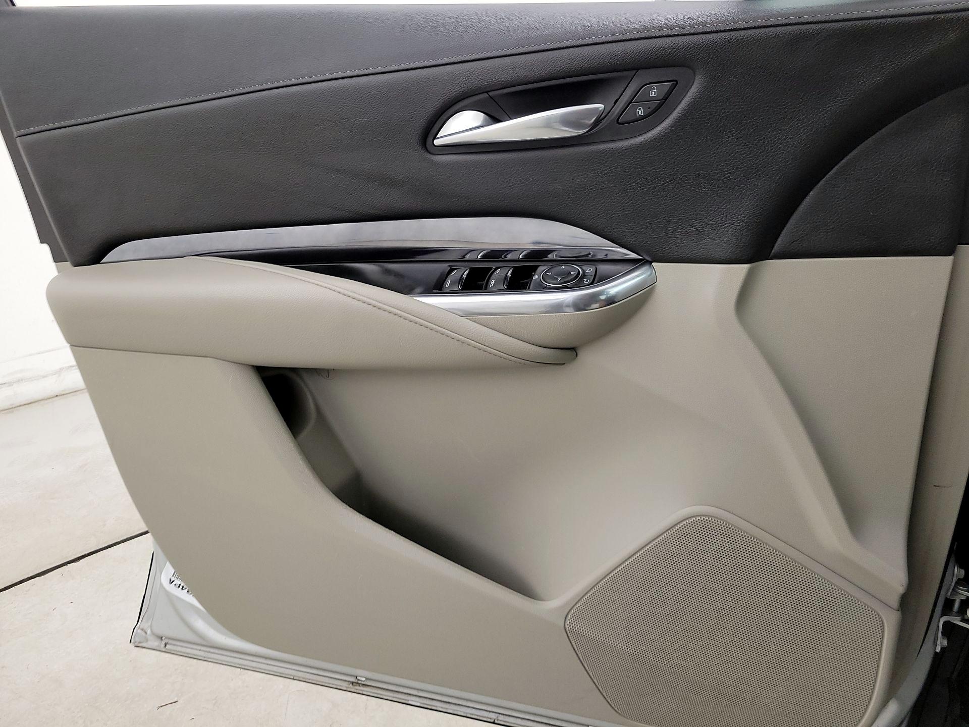 Thumbnail: 2019 Cadillac XT4 - 12