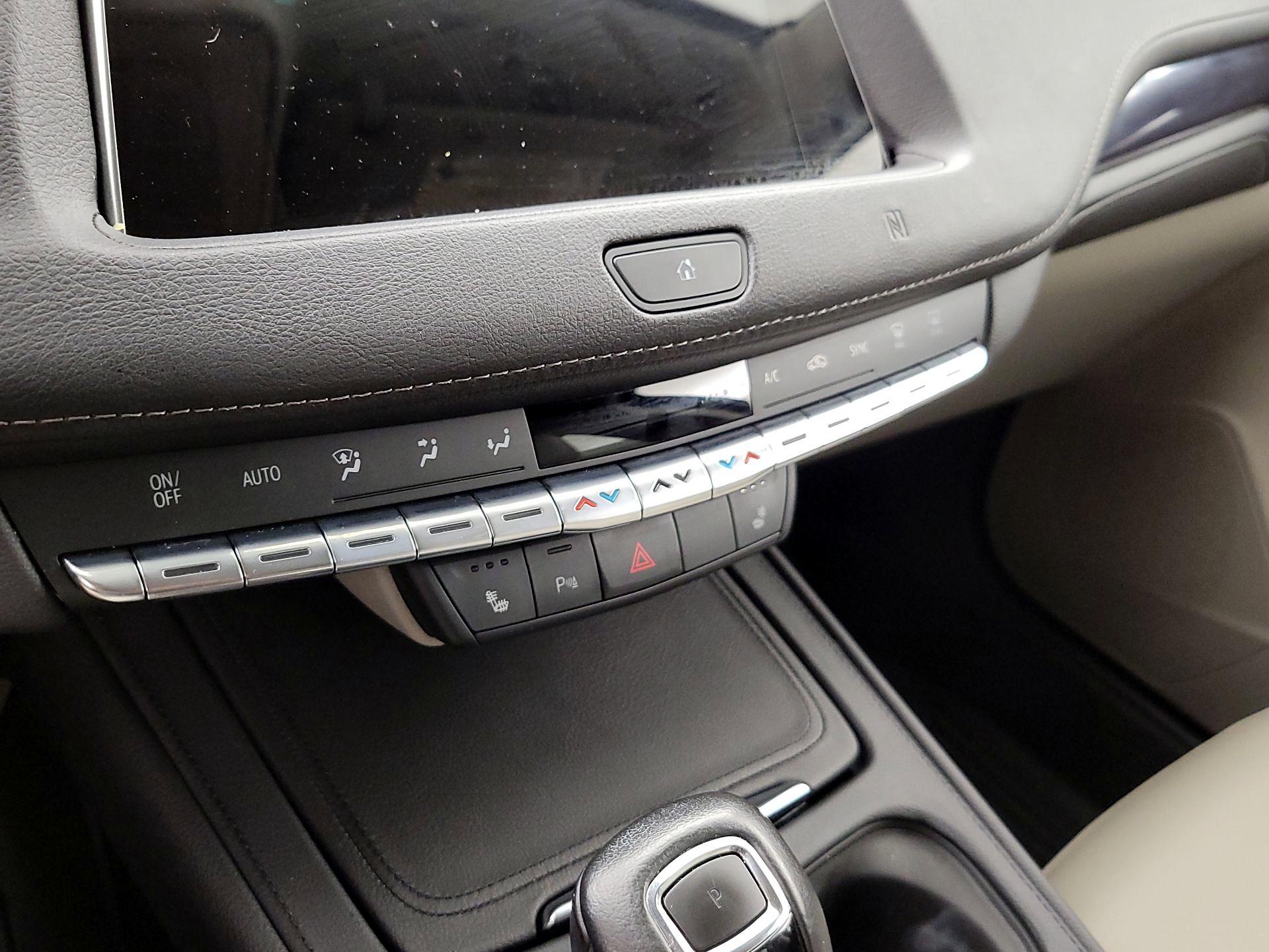 Thumbnail: 2019 Cadillac XT4 - 16