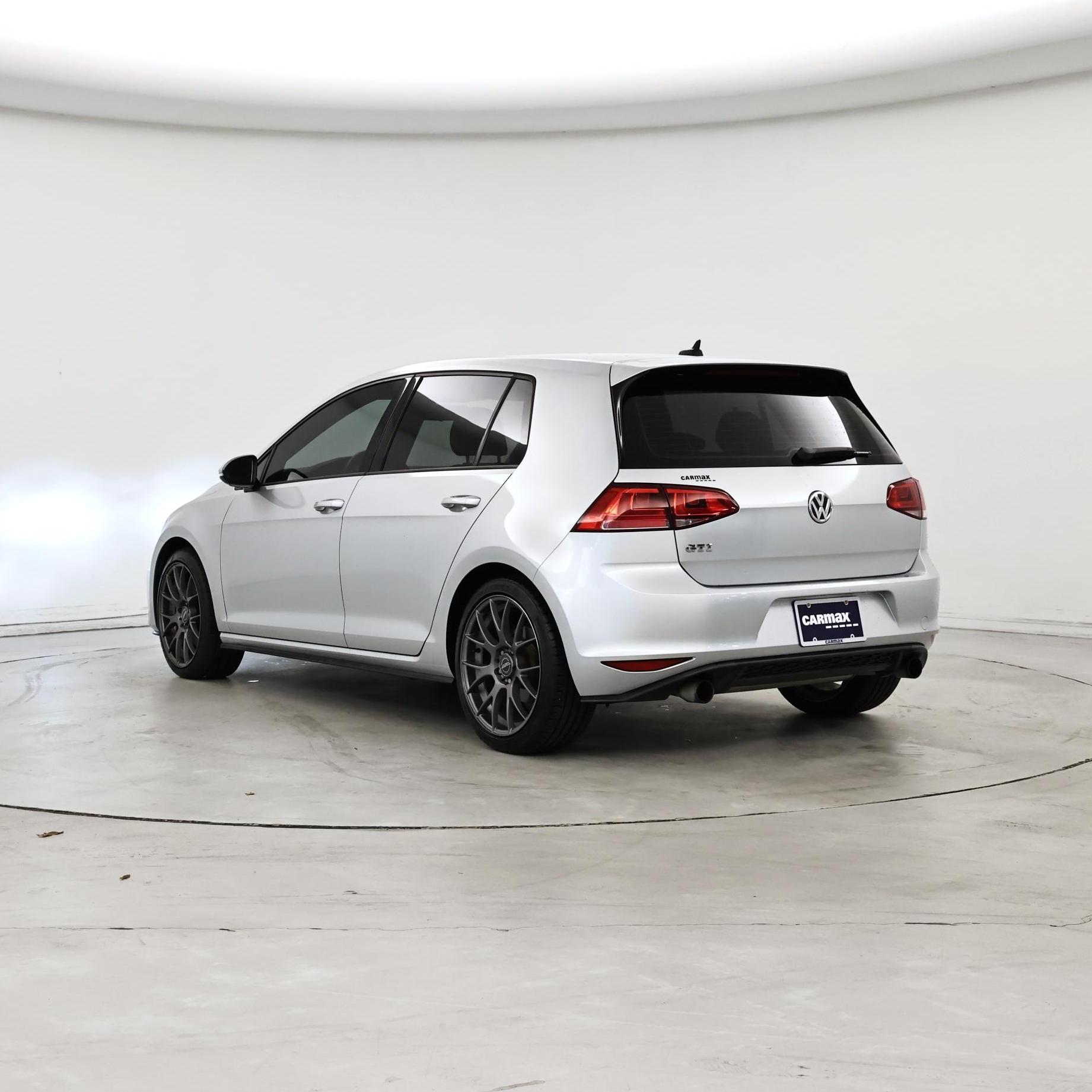 Thumbnail: 2017 Volkswagen Golf - 2