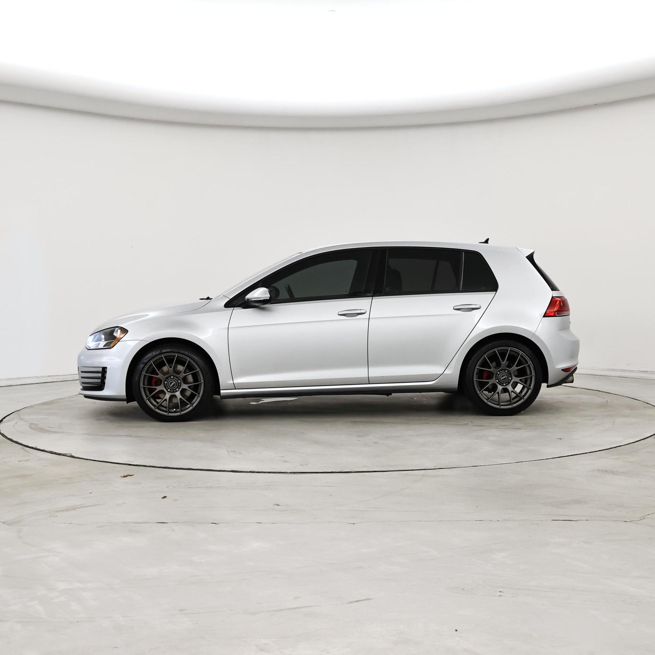 Thumbnail: 2017 Volkswagen Golf - 3