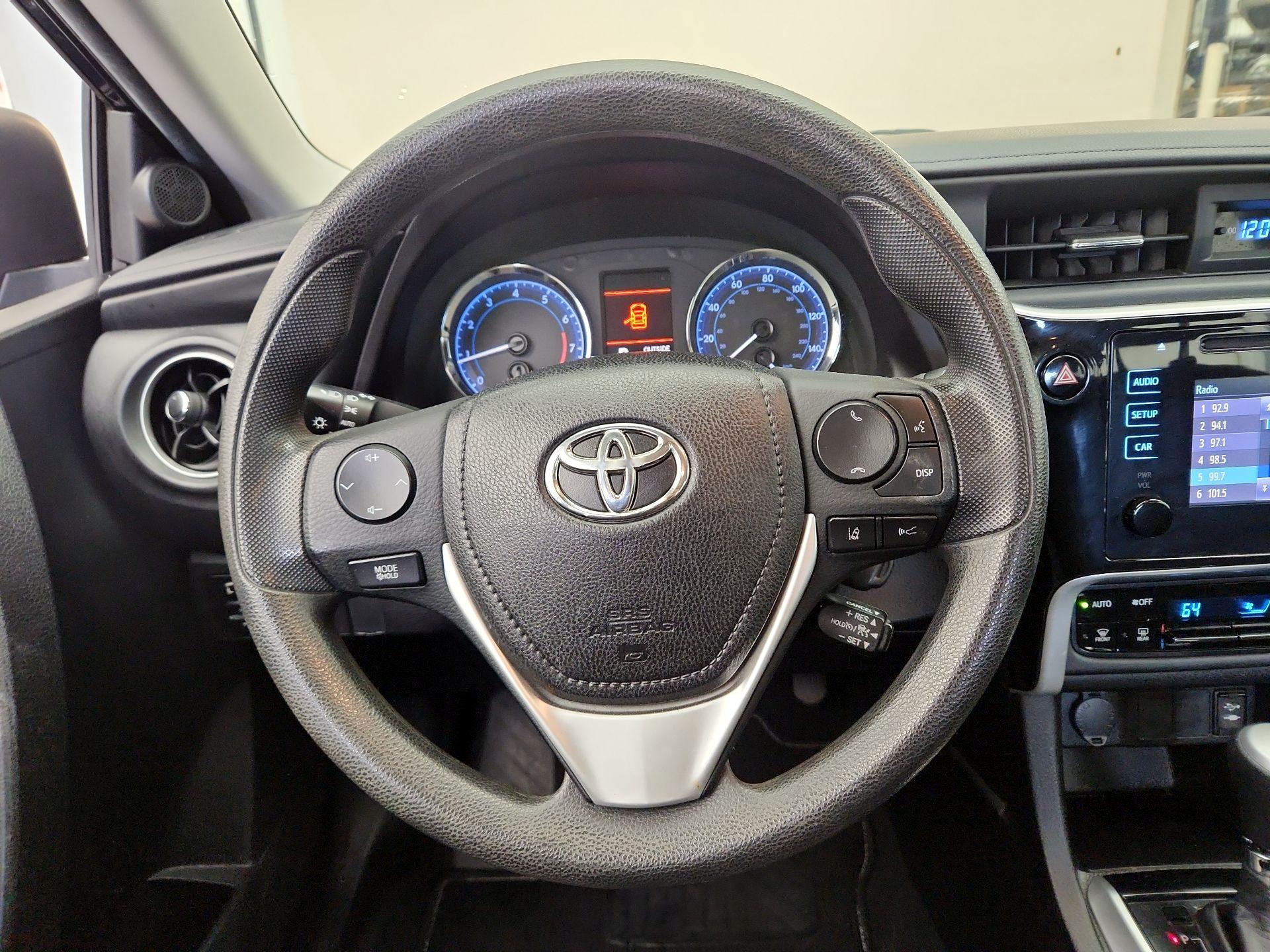 Thumbnail: 2018 Toyota Corolla - 10