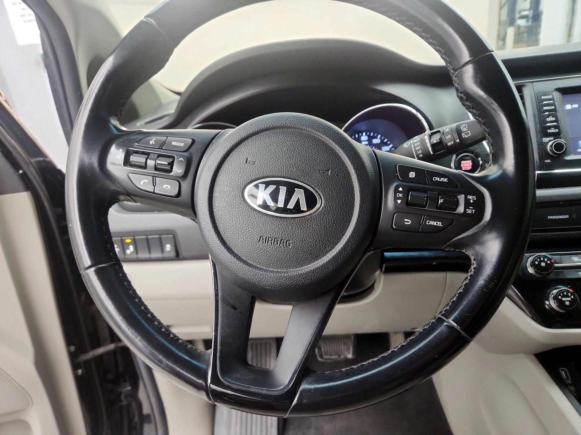 Thumbnail: 2020 Kia Sedona - 10